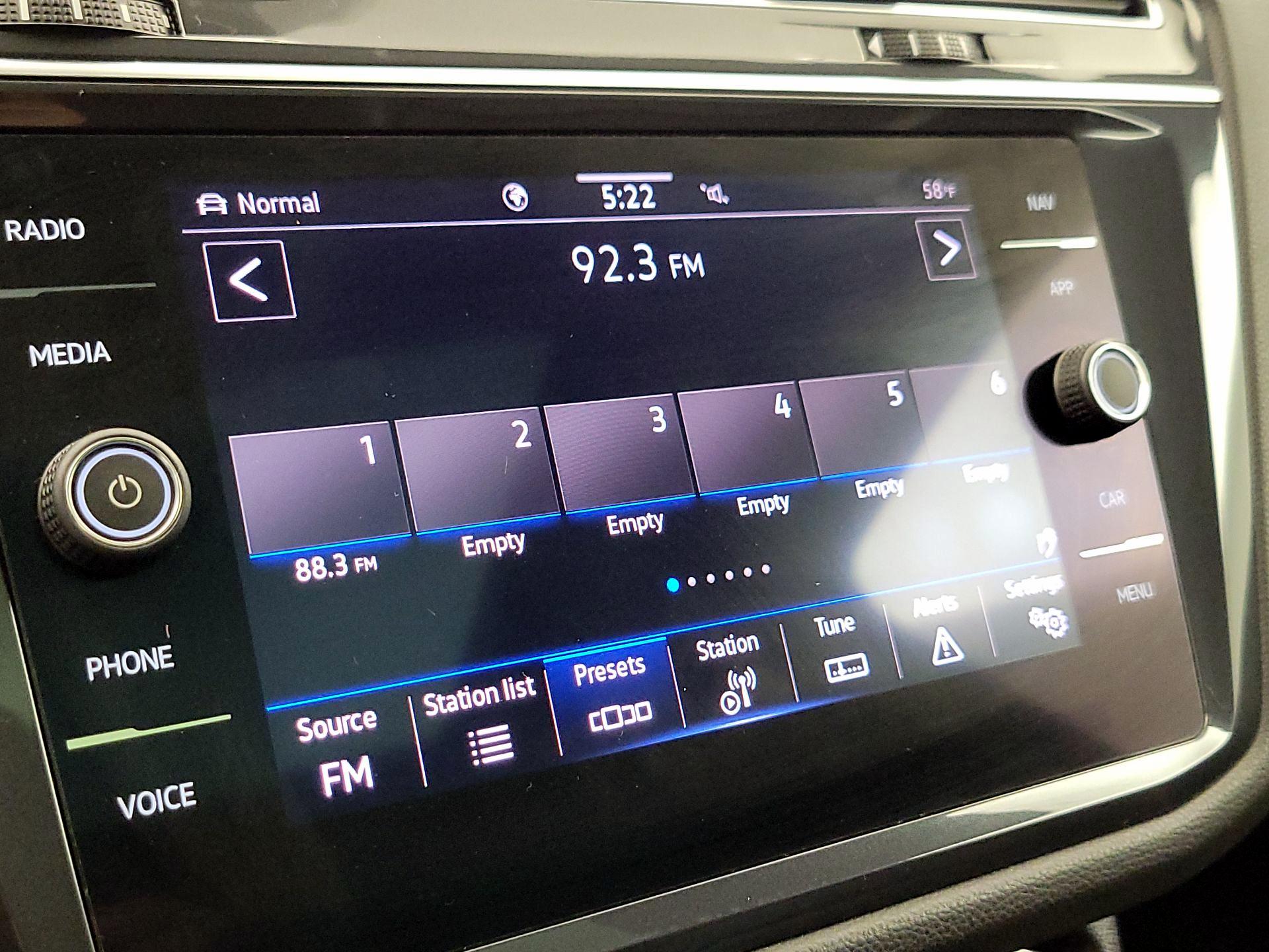 Thumbnail: 2021 Volkswagen Tiguan - 16