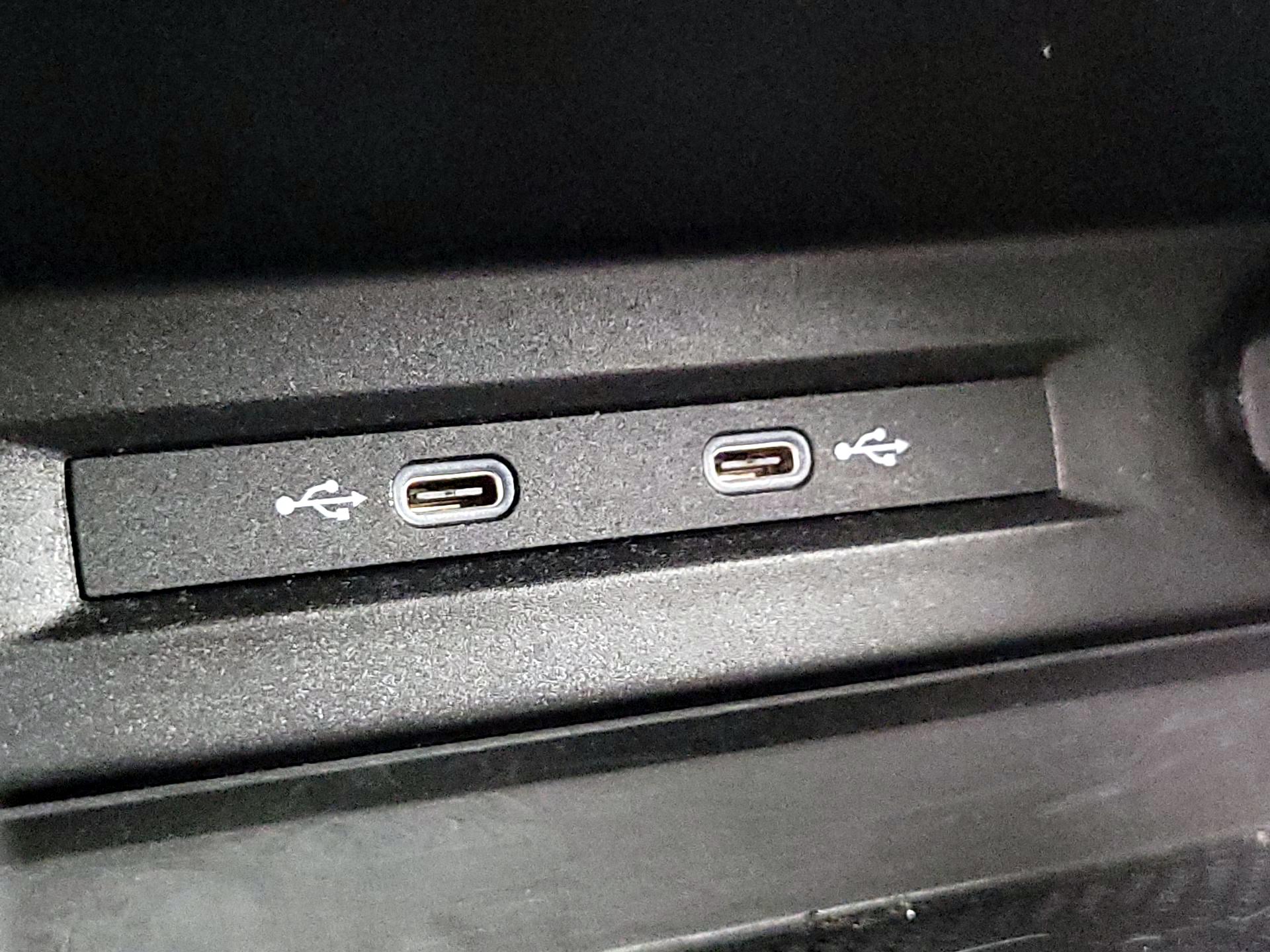 Thumbnail: 2021 Volkswagen Tiguan - 19