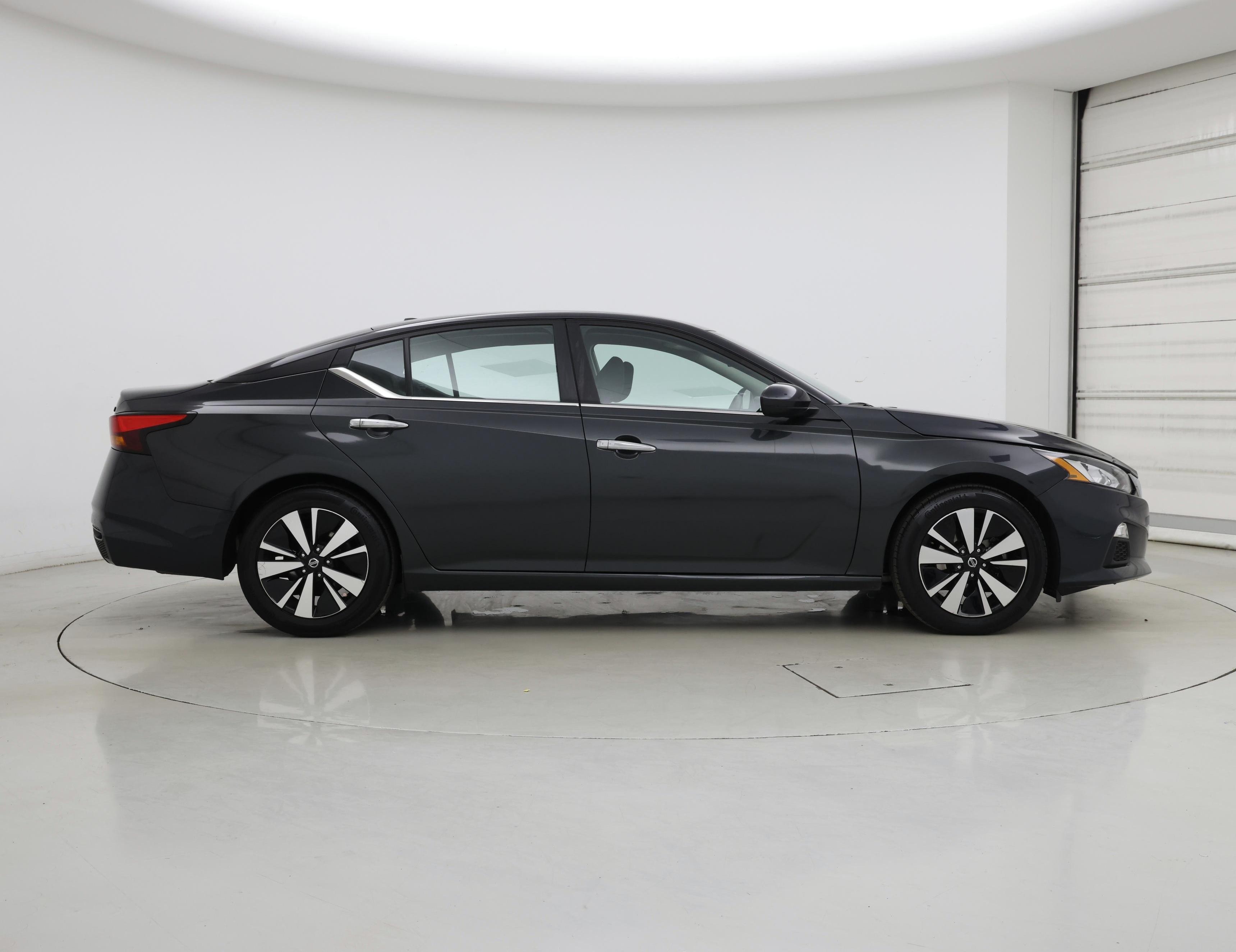 Thumbnail: 2022 Nissan Altima - 7