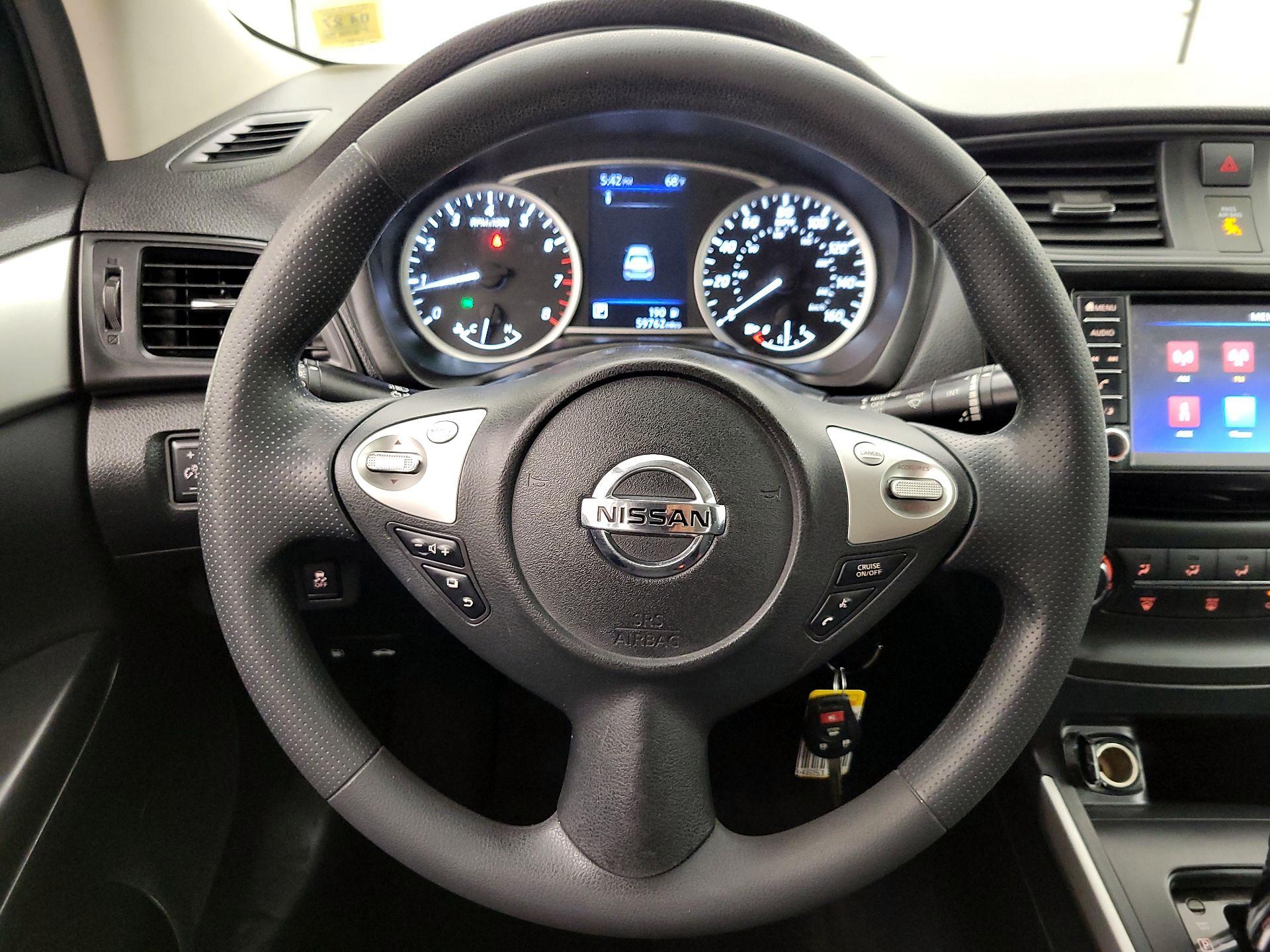 Thumbnail: 2019 Nissan Sentra - 10