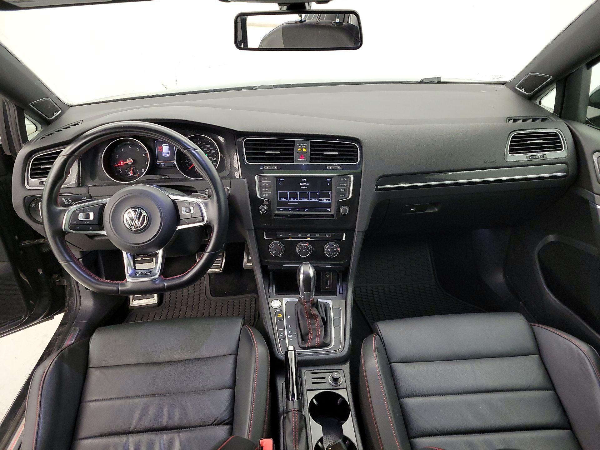 Thumbnail: 2016 Volkswagen Golf - 9