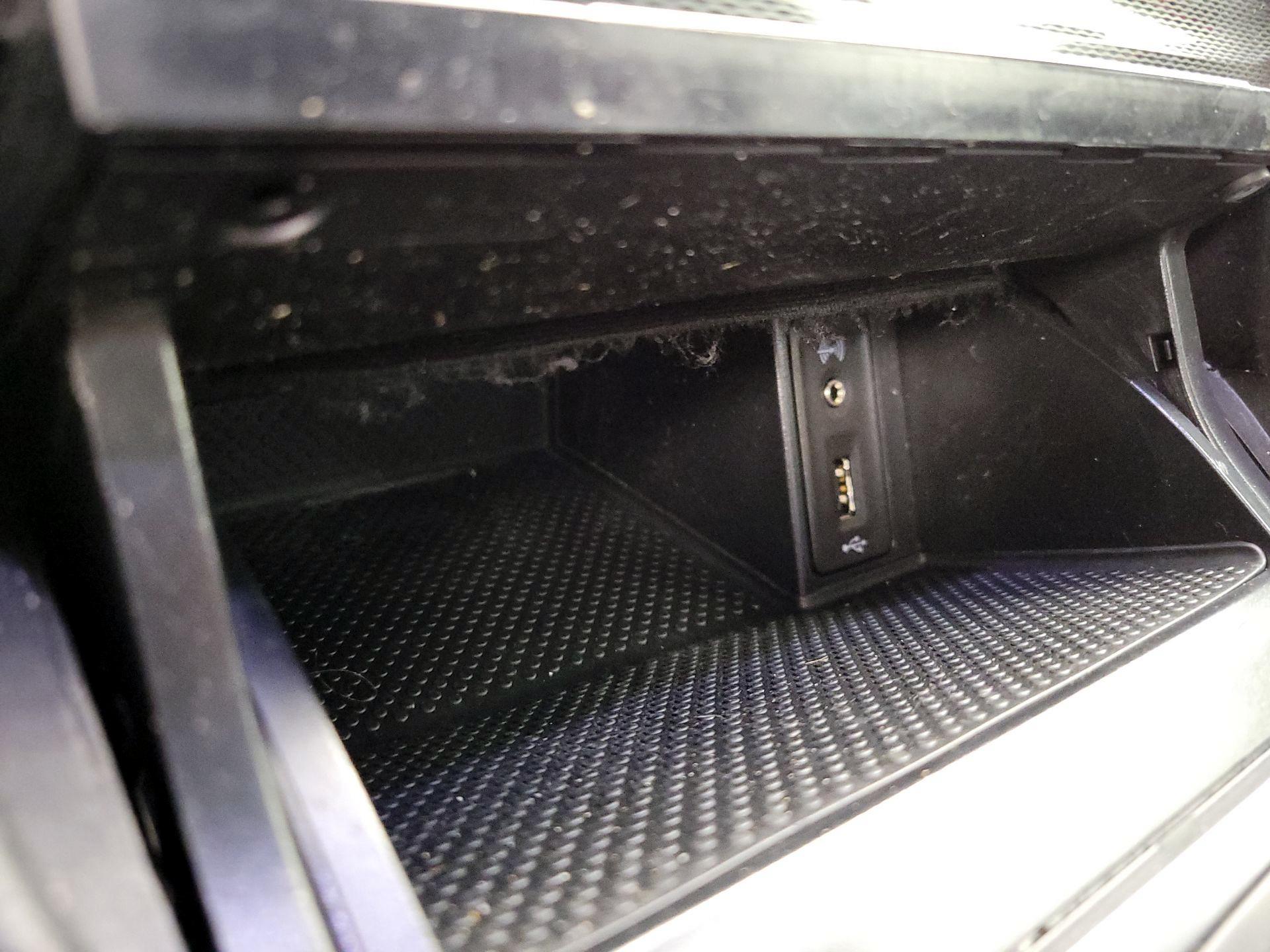 Thumbnail: 2016 Volkswagen Golf - 18