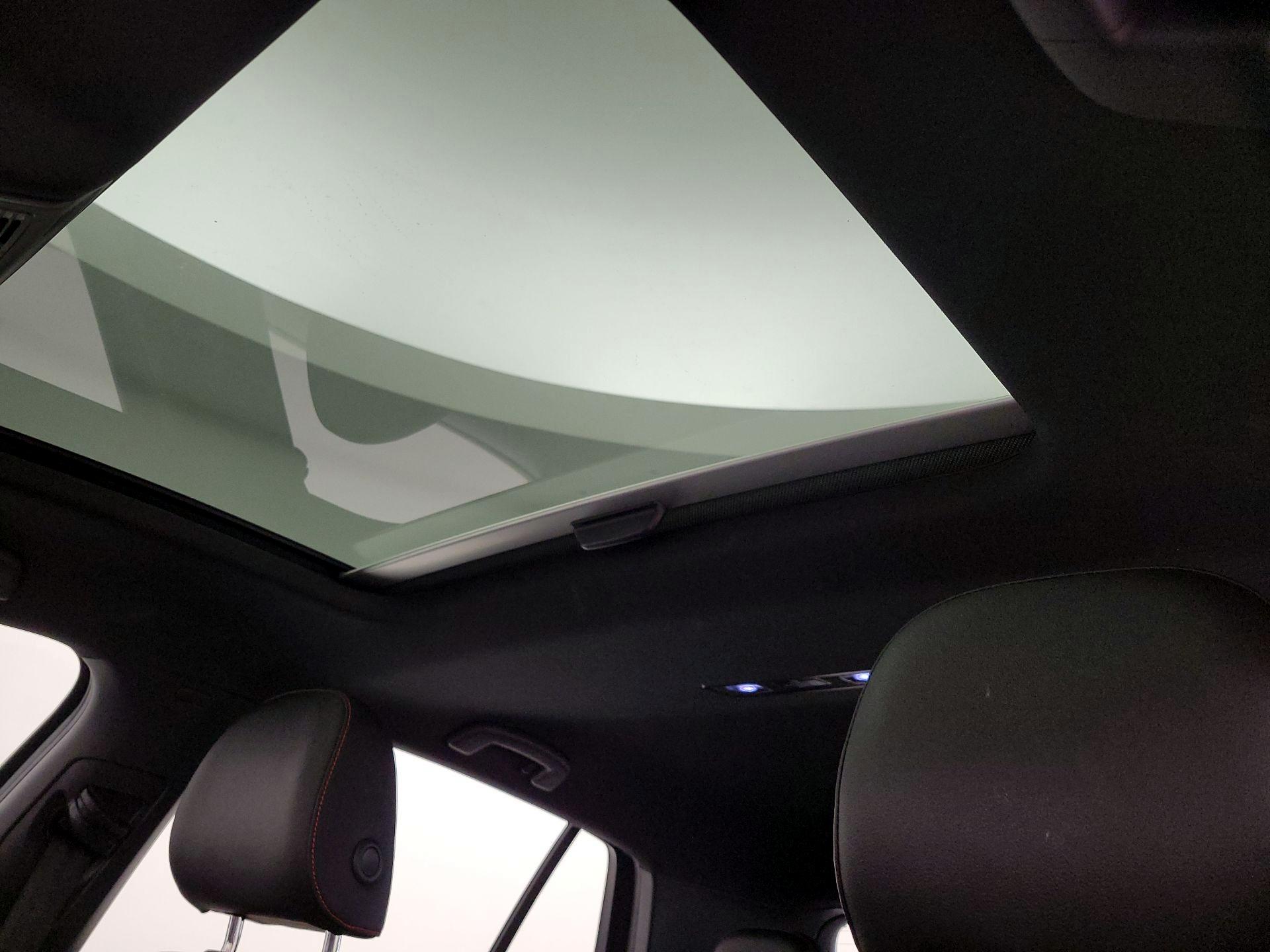 Thumbnail: 2016 Volkswagen Golf - 19