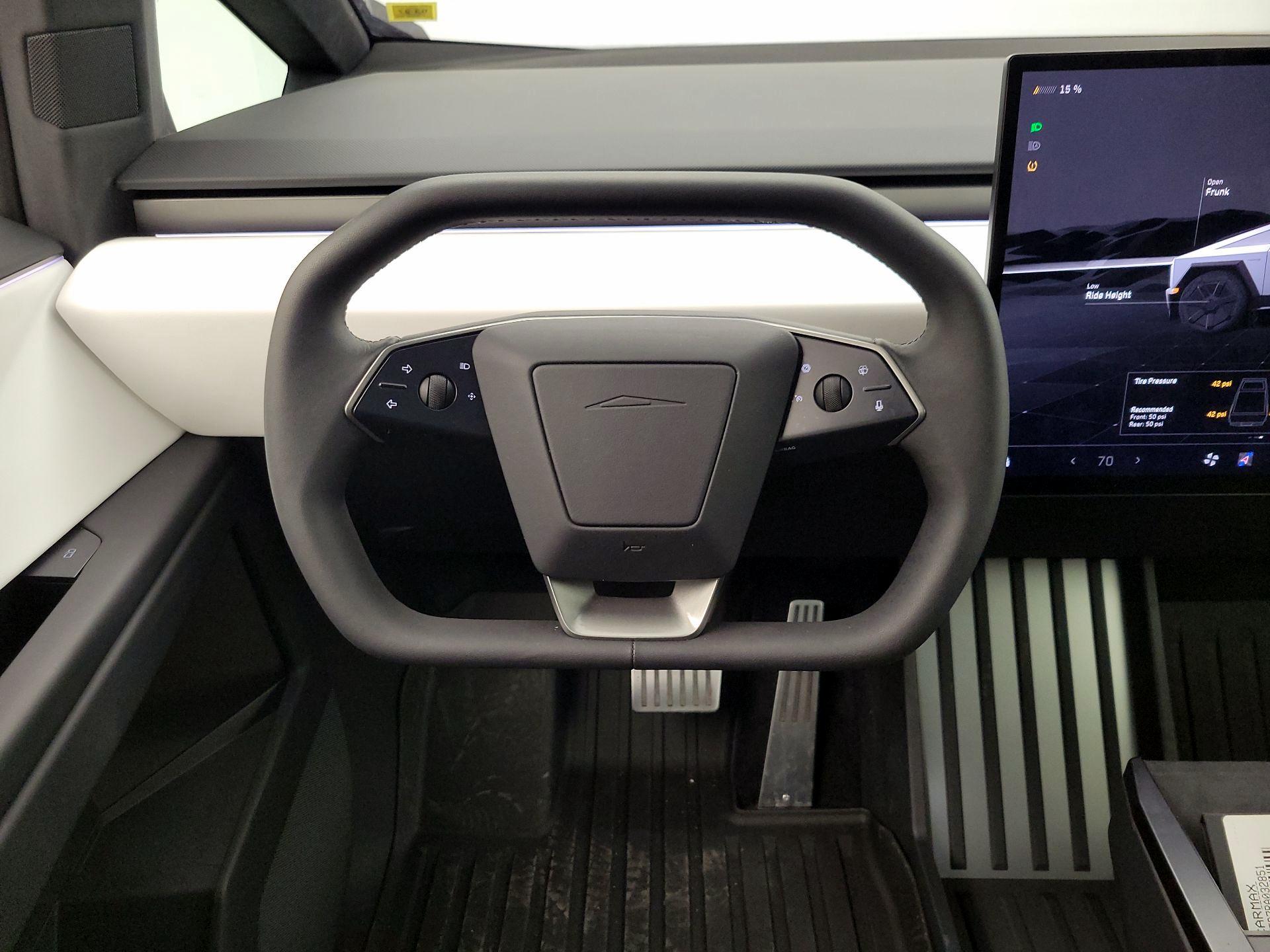 Thumbnail: 2024 Tesla Cybertruck - 10