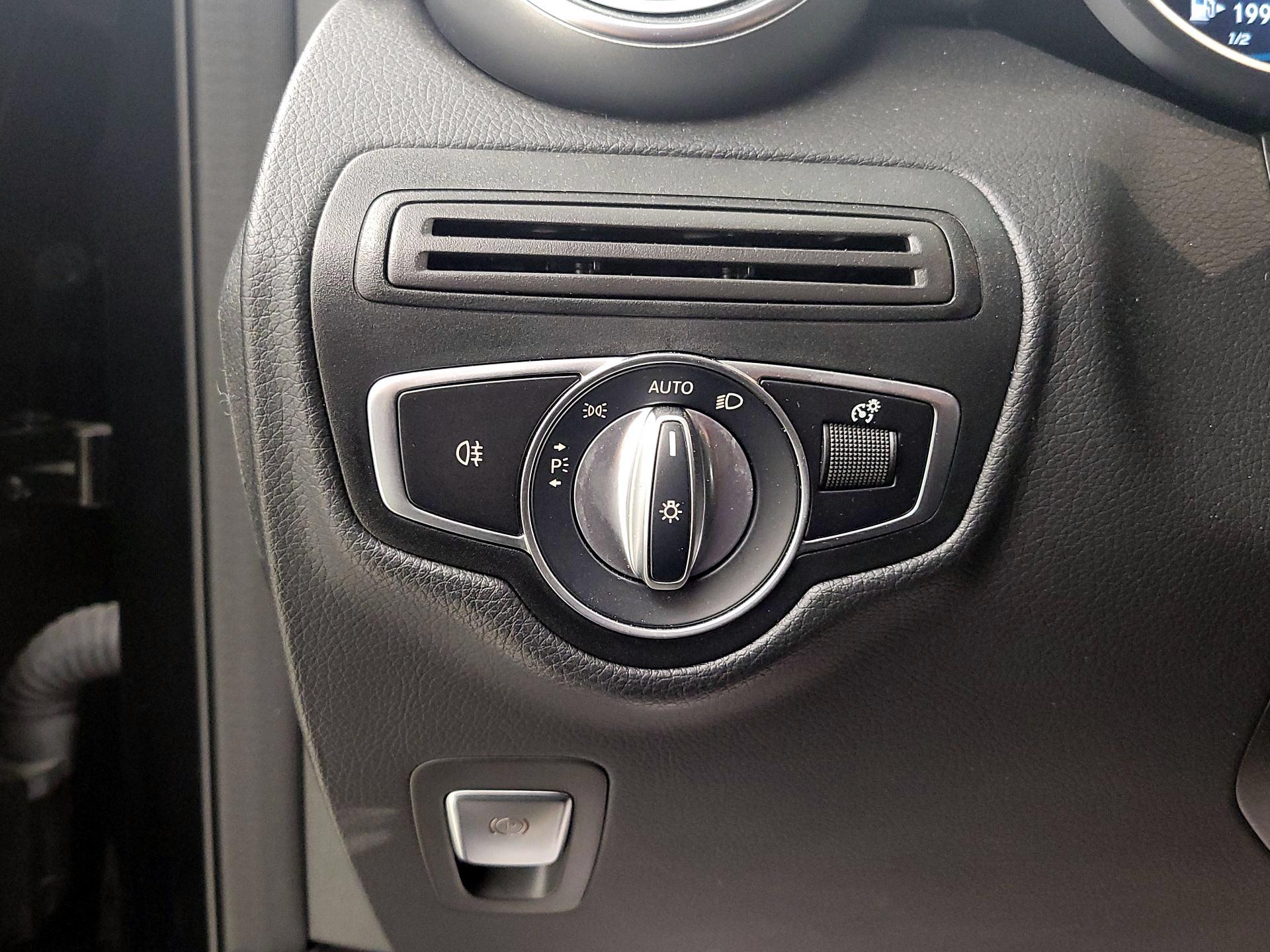 Thumbnail: 2022 Mercedes-Benz GLC - 13