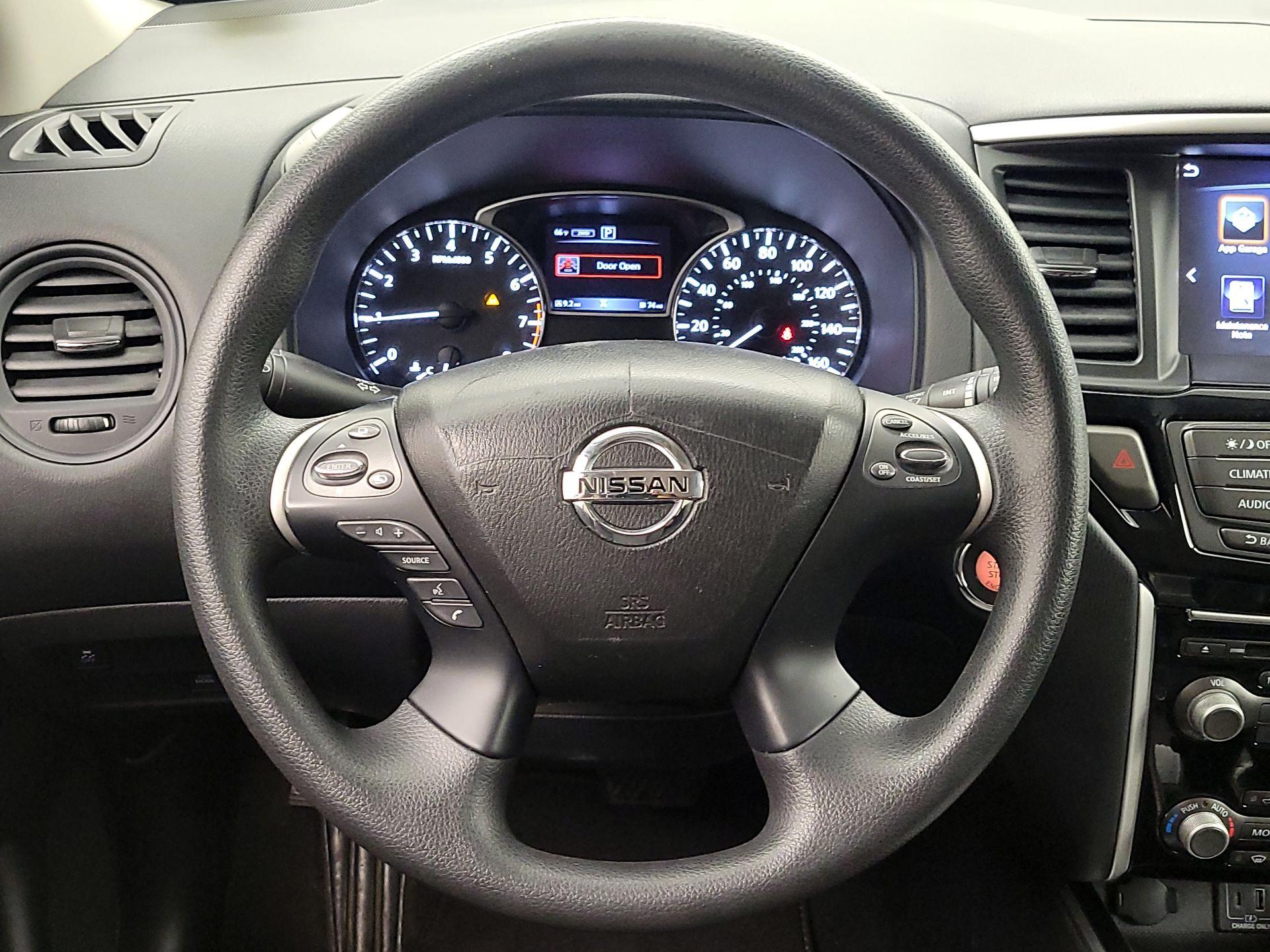 Thumbnail: 2019 Nissan Pathfinder - 10
