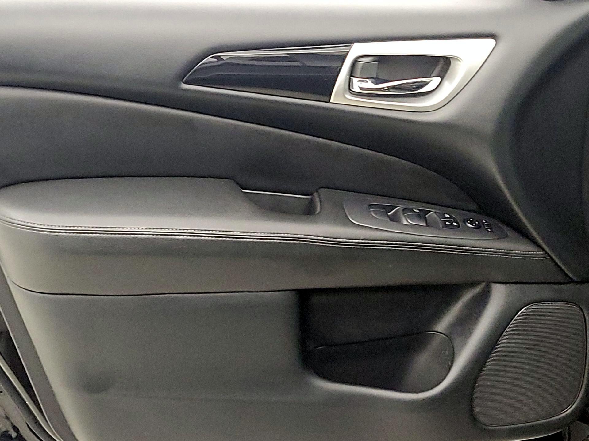 Thumbnail: 2019 Nissan Pathfinder - 12