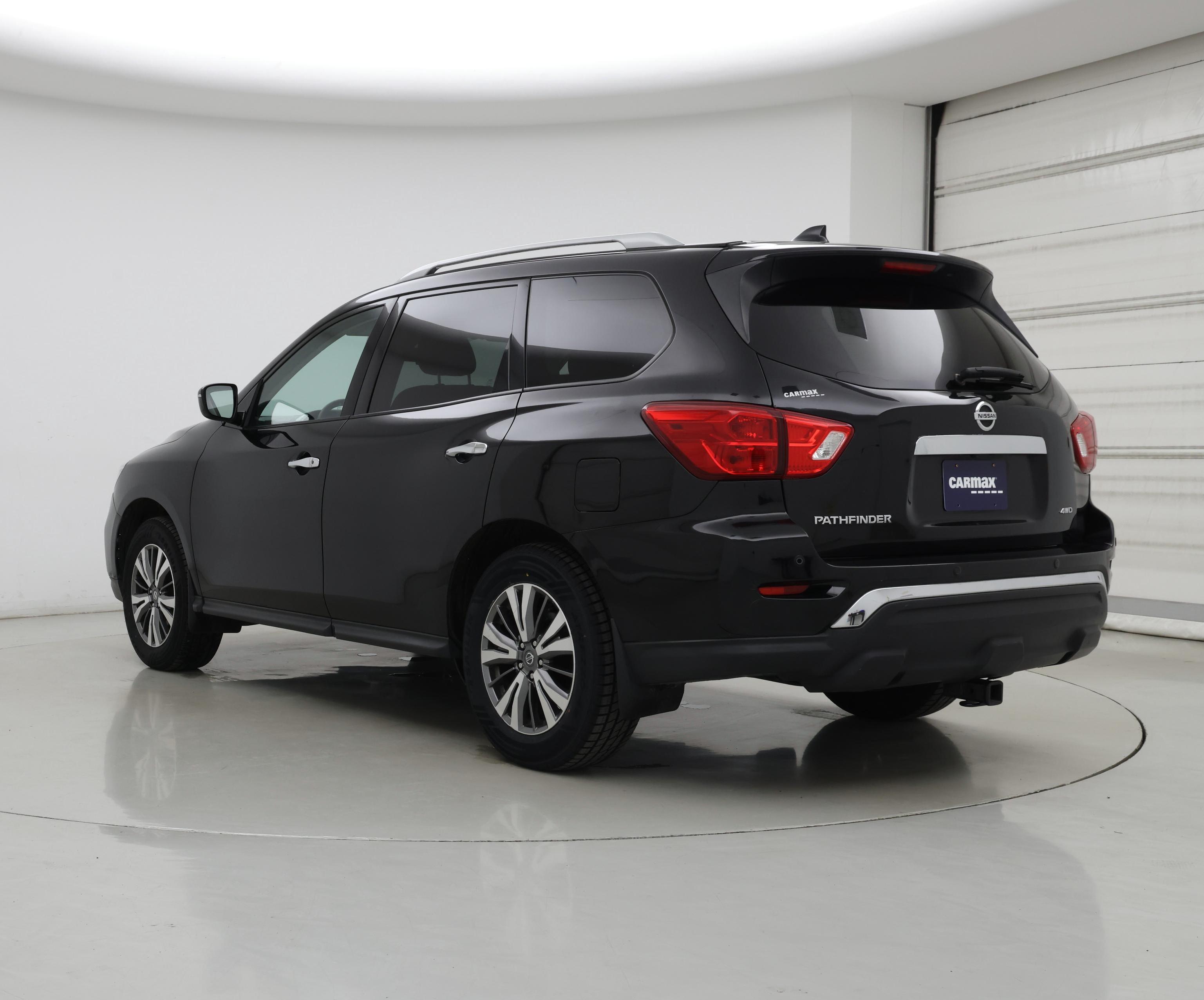 Thumbnail: 2019 Nissan Pathfinder - 2