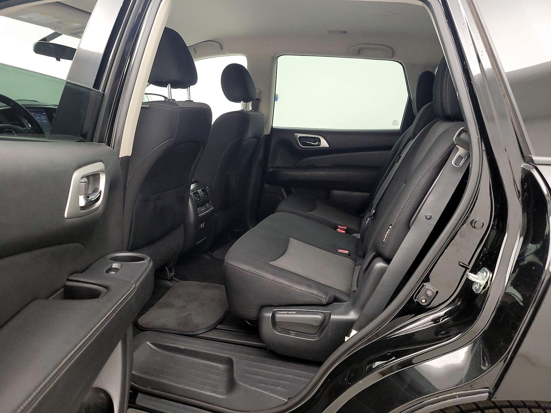 Thumbnail: 2019 Nissan Pathfinder - 19