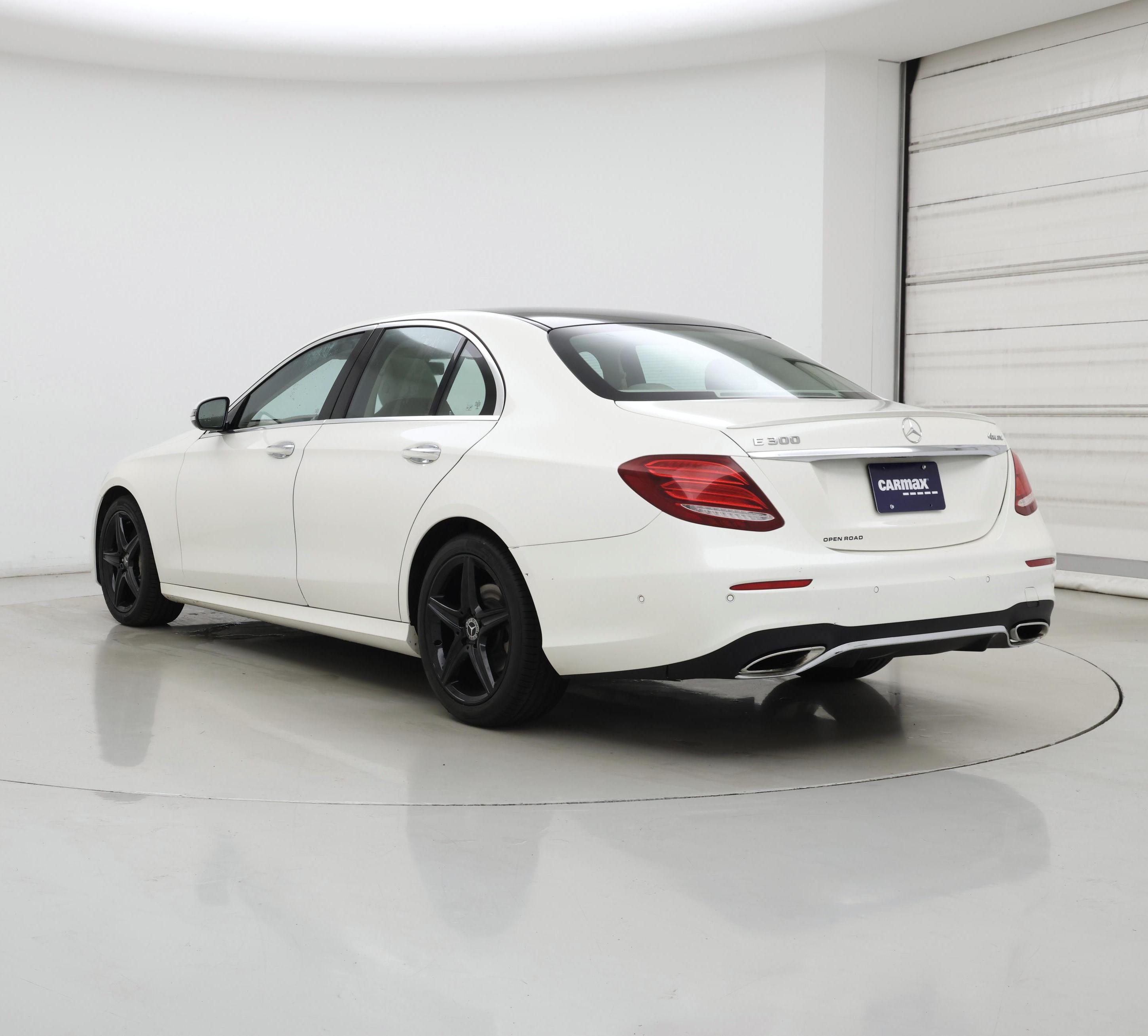 Thumbnail: 2018 Mercedes-Benz E-Class - 2