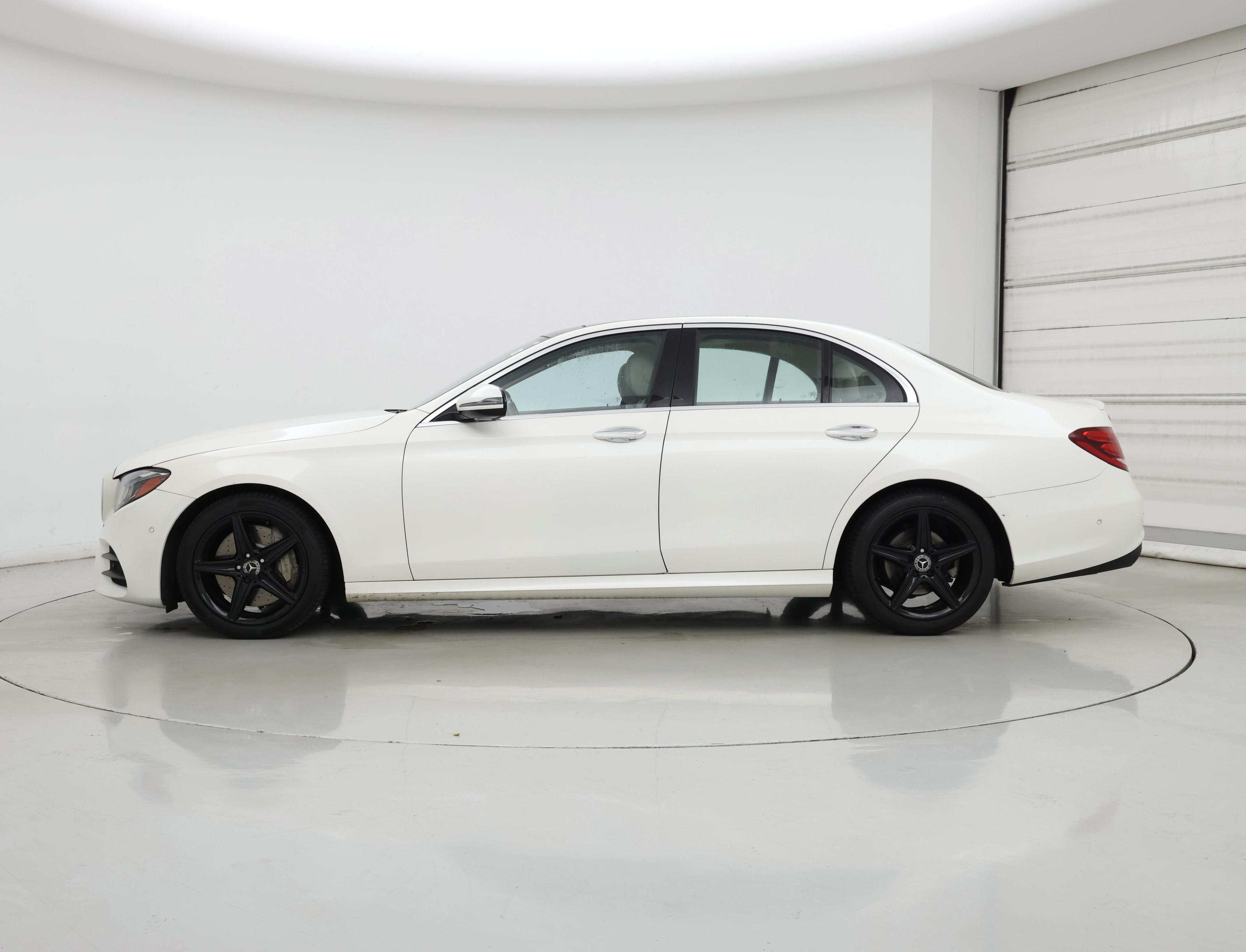 Thumbnail: 2018 Mercedes-Benz E-Class - 3