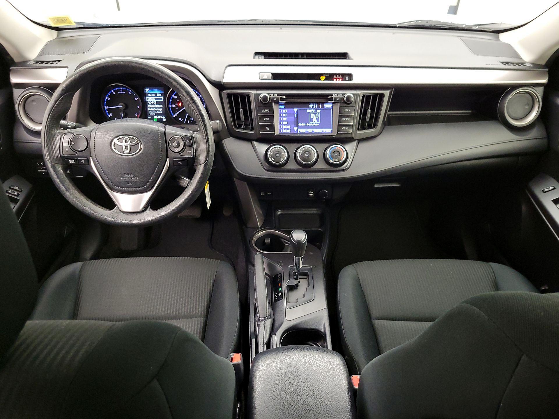 Thumbnail: 2018 Toyota RAV4 - 9