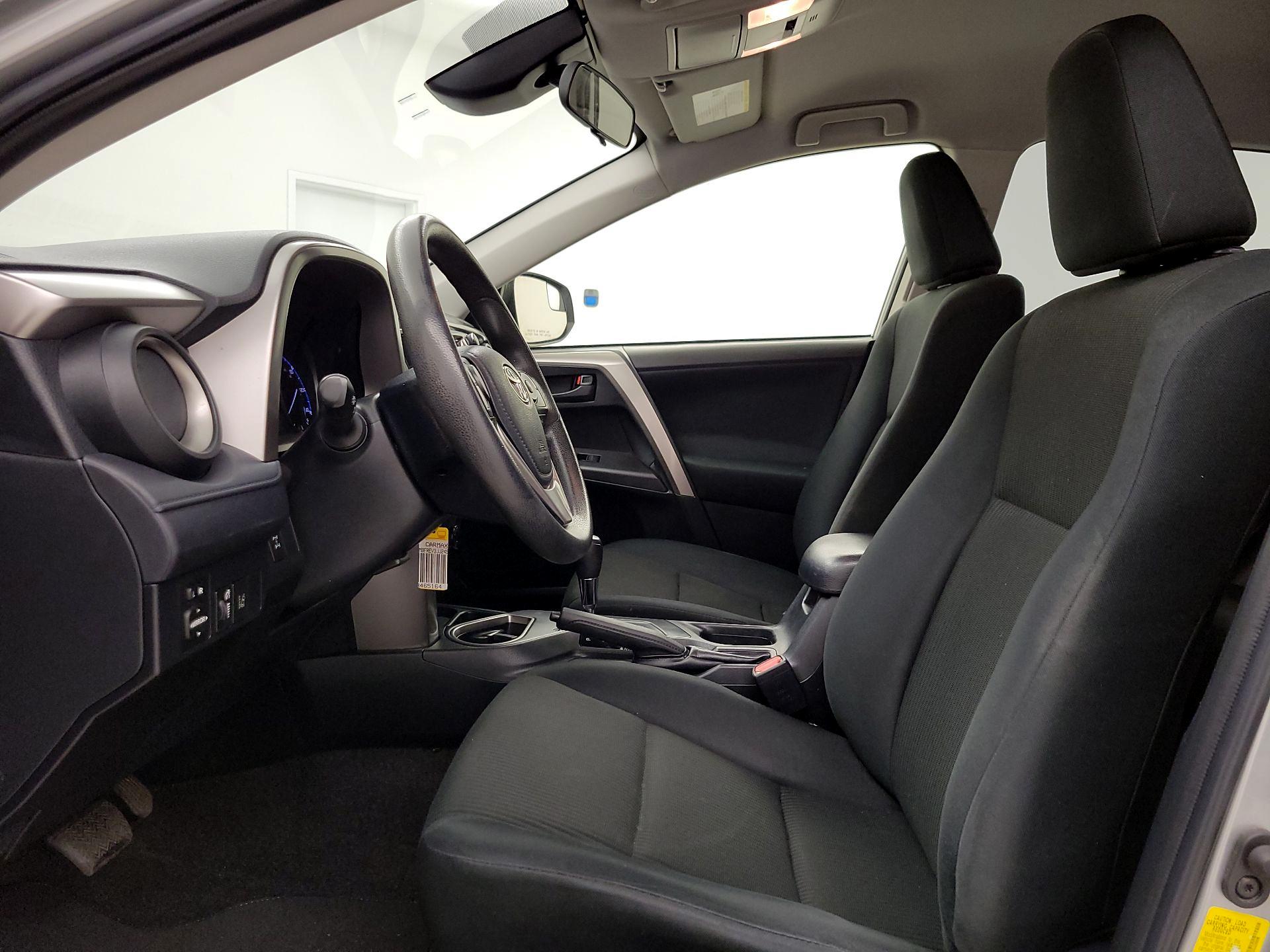 Thumbnail: 2018 Toyota RAV4 - 11