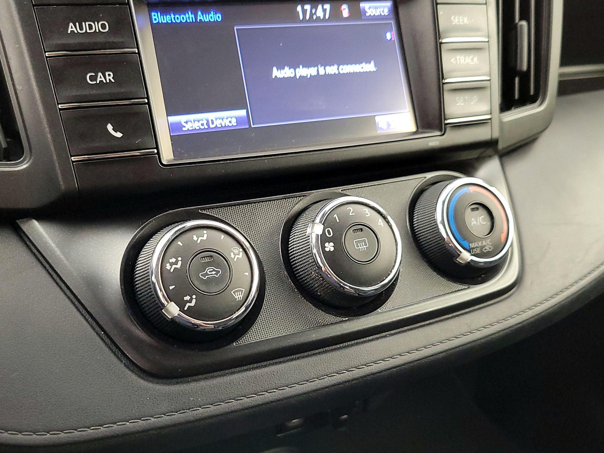 Thumbnail: 2018 Toyota RAV4 - 16