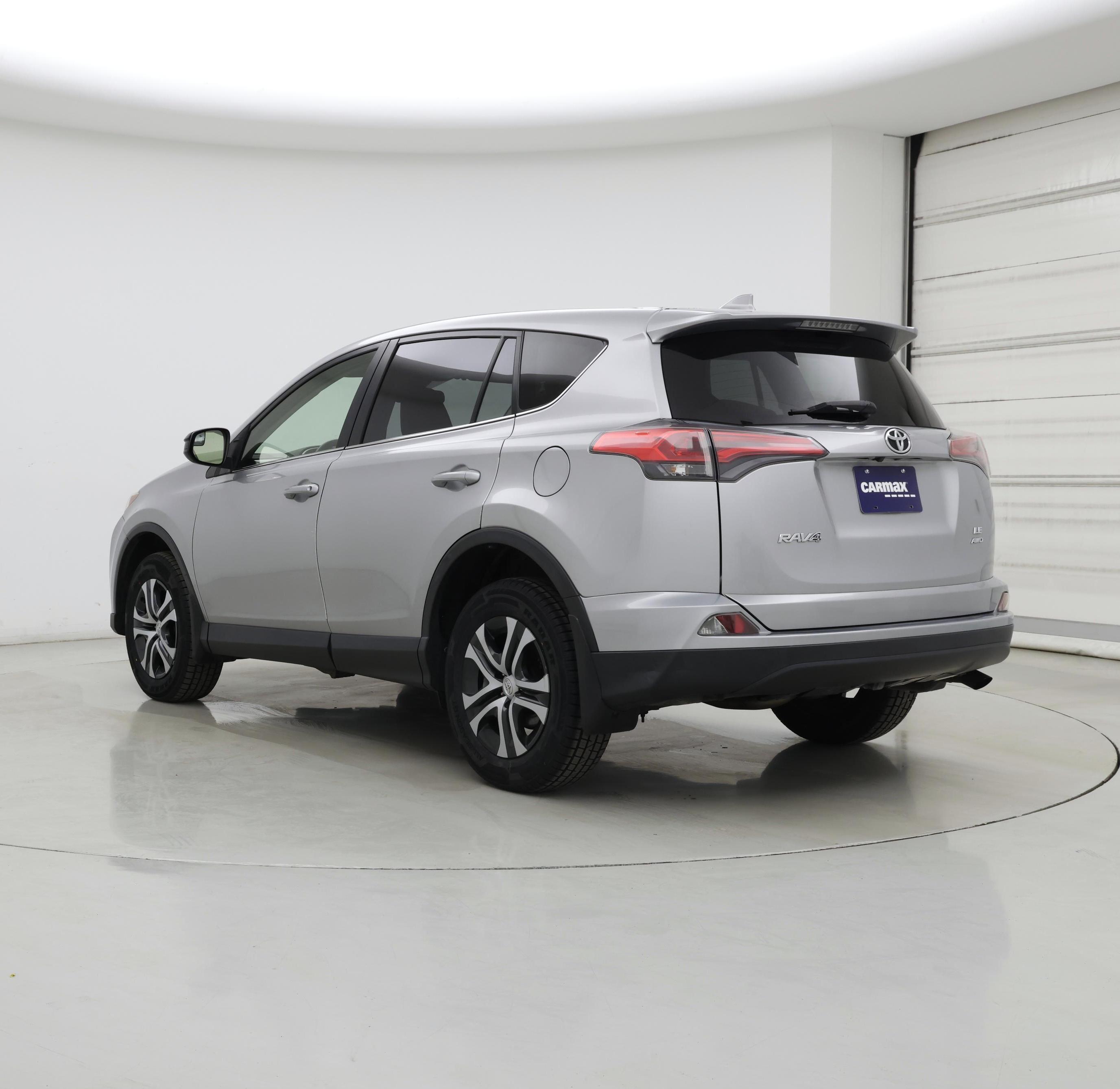 Thumbnail: 2018 Toyota RAV4 - 2