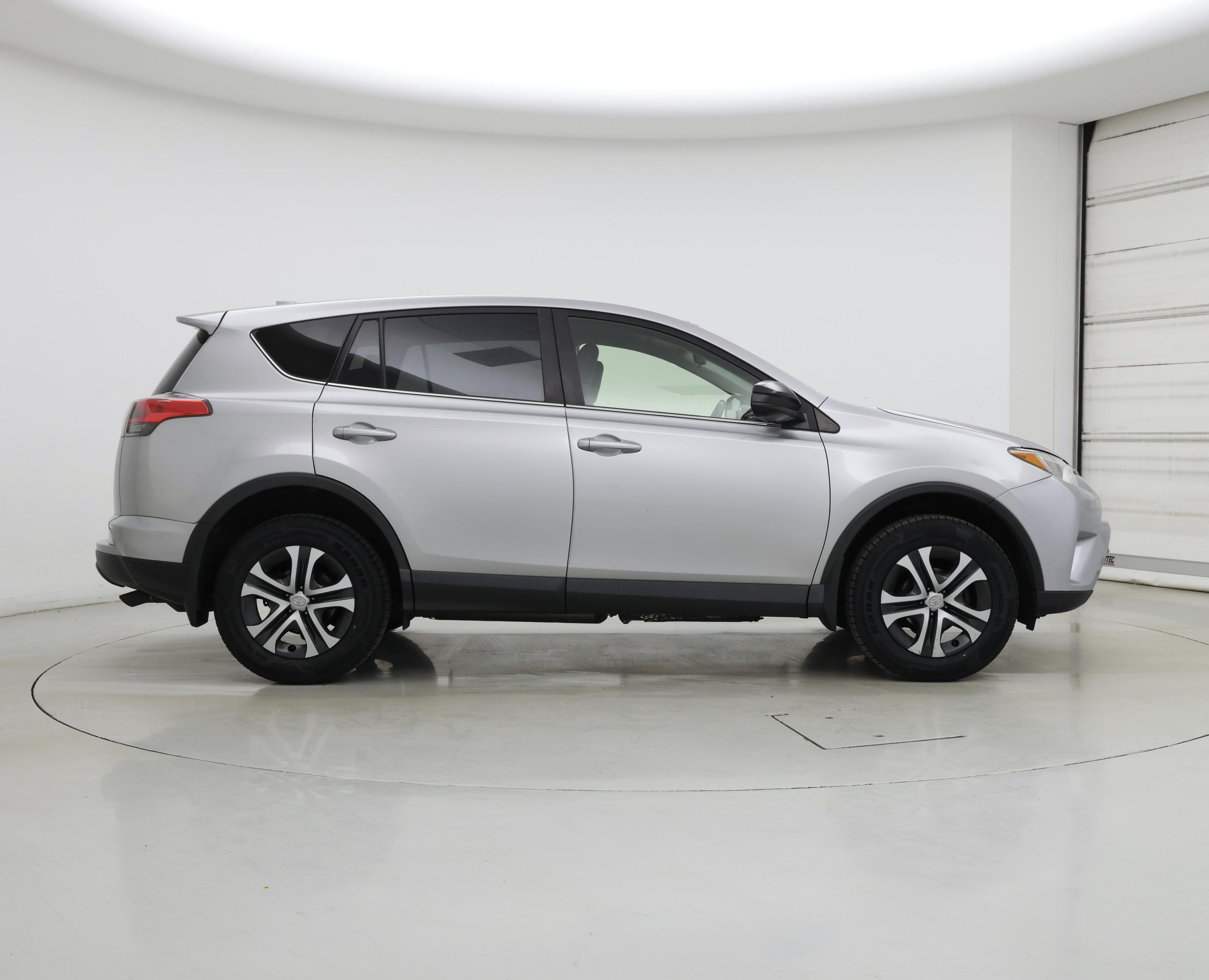 Thumbnail: 2018 Toyota RAV4 - 7