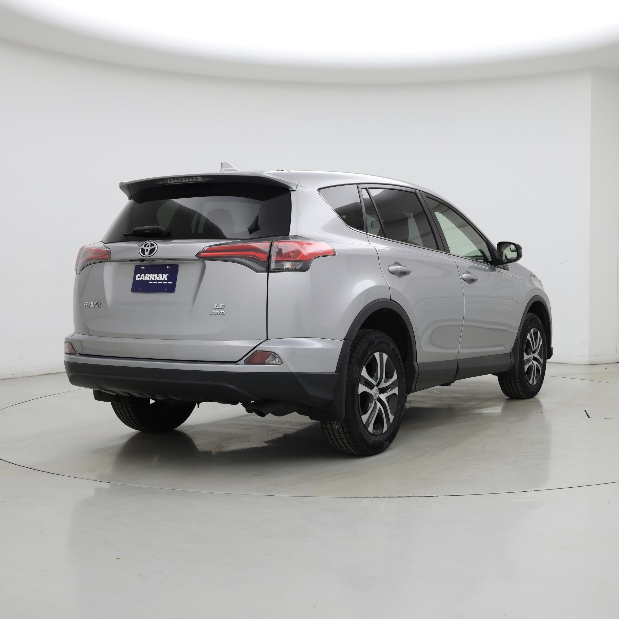 Thumbnail: 2018 Toyota RAV4 - 8