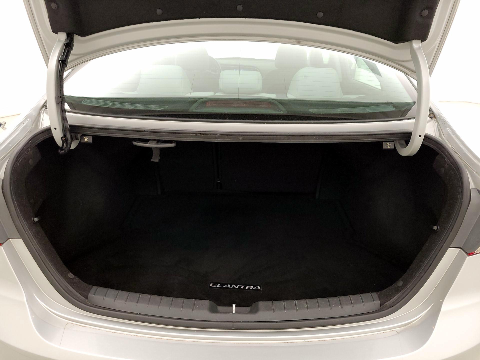 Thumbnail: 2017 Hyundai Elantra - 20