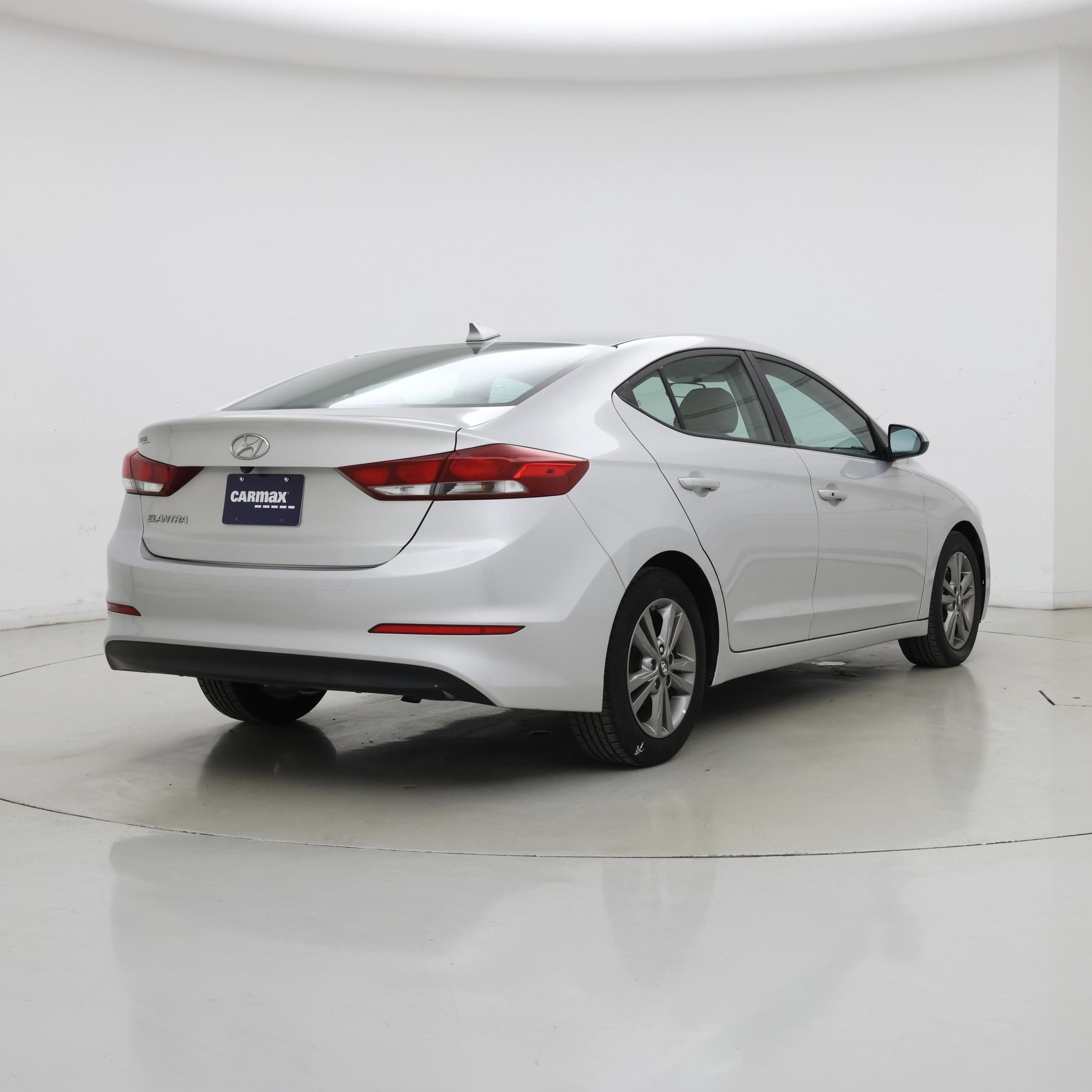 Thumbnail: 2017 Hyundai Elantra - 8