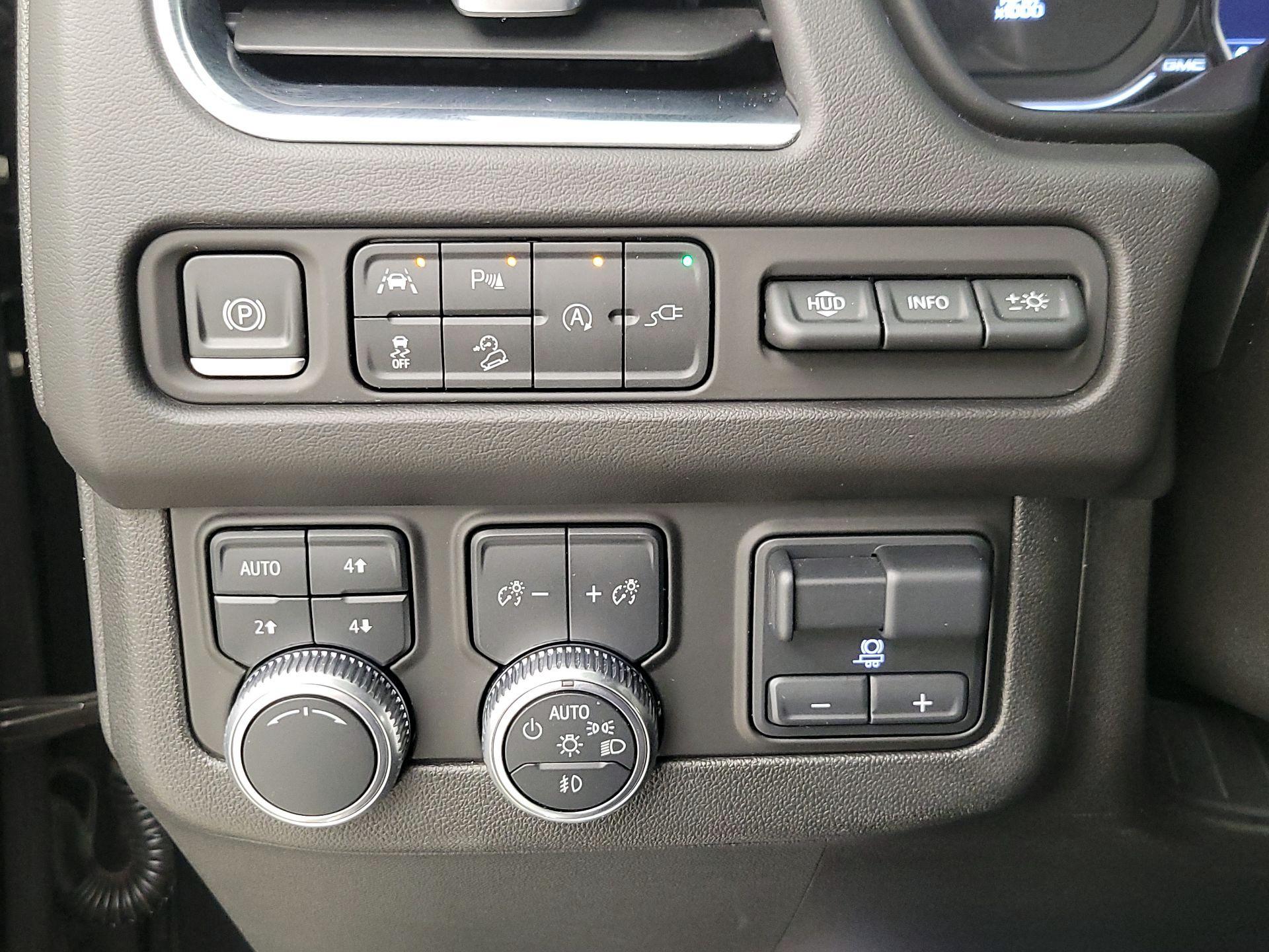Thumbnail: 2021 GMC Yukon XL - 13