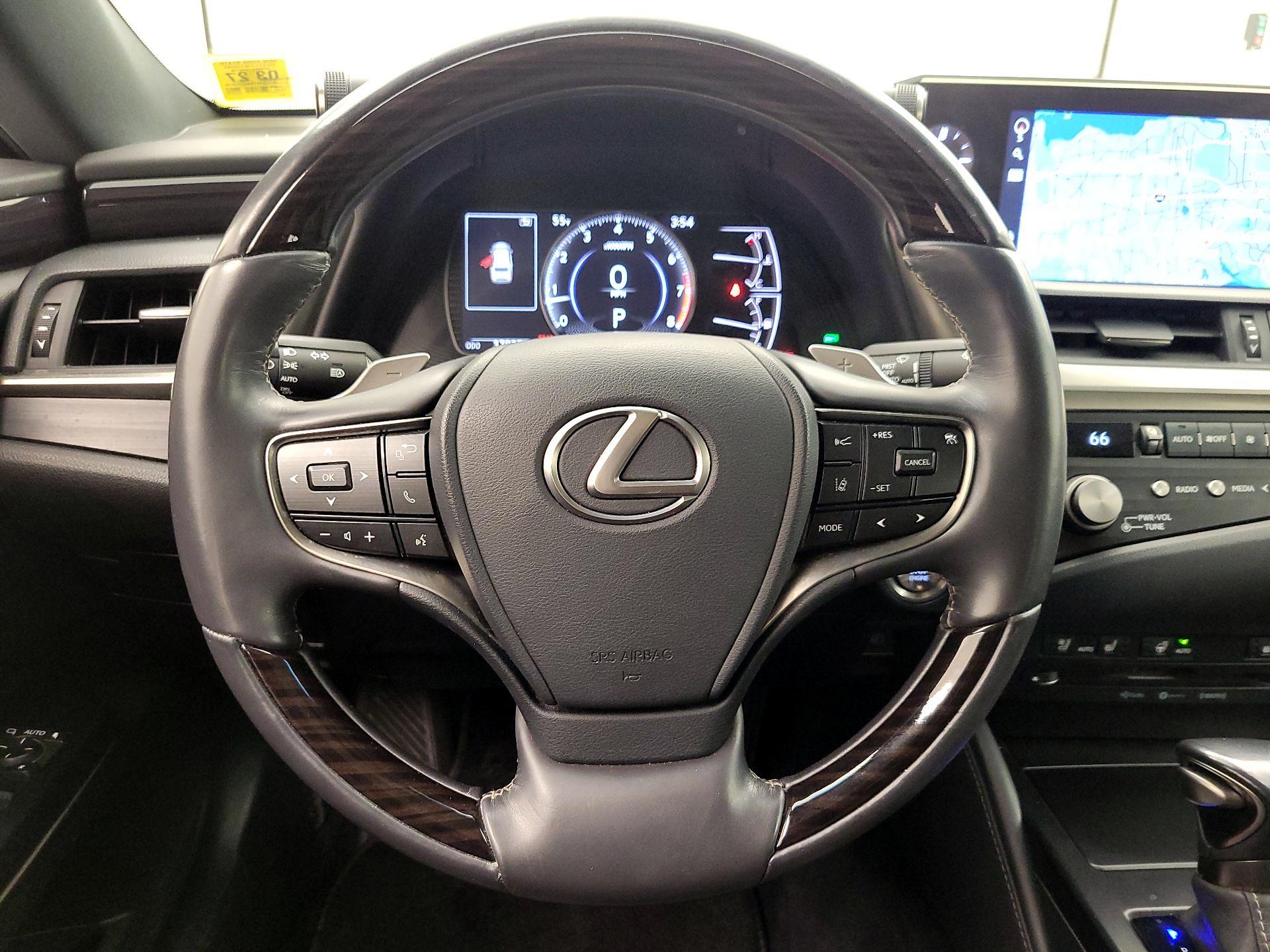 Thumbnail: 2021 Lexus ES - 10