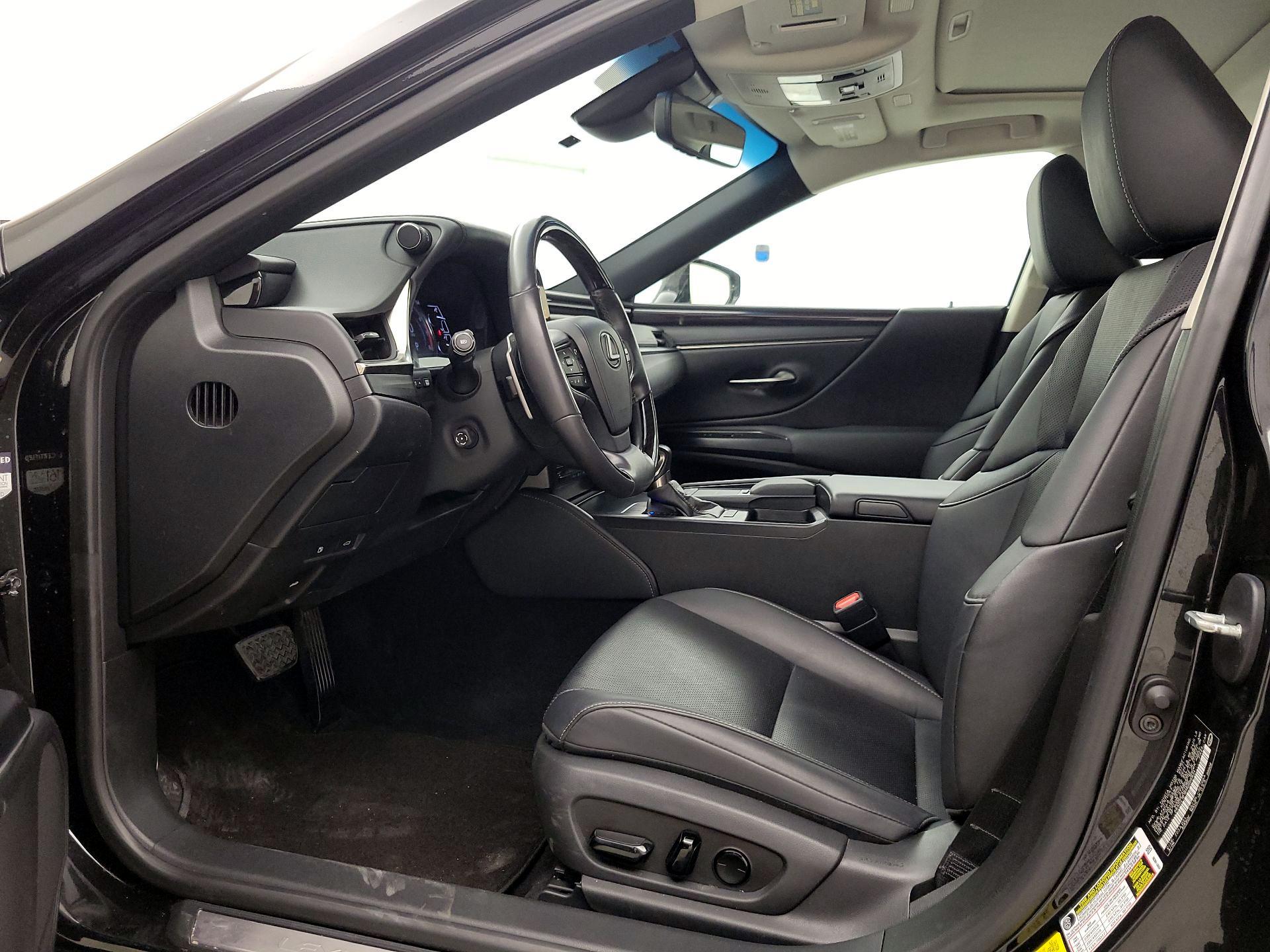 Thumbnail: 2021 Lexus ES - 11