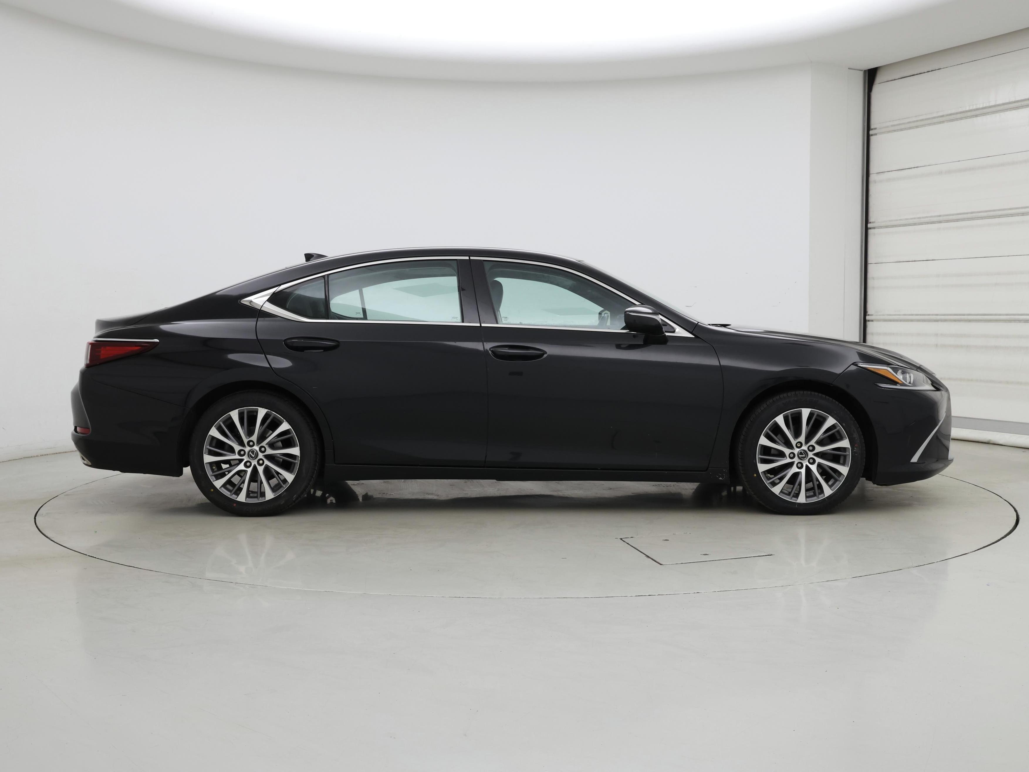 Thumbnail: 2021 Lexus ES - 7