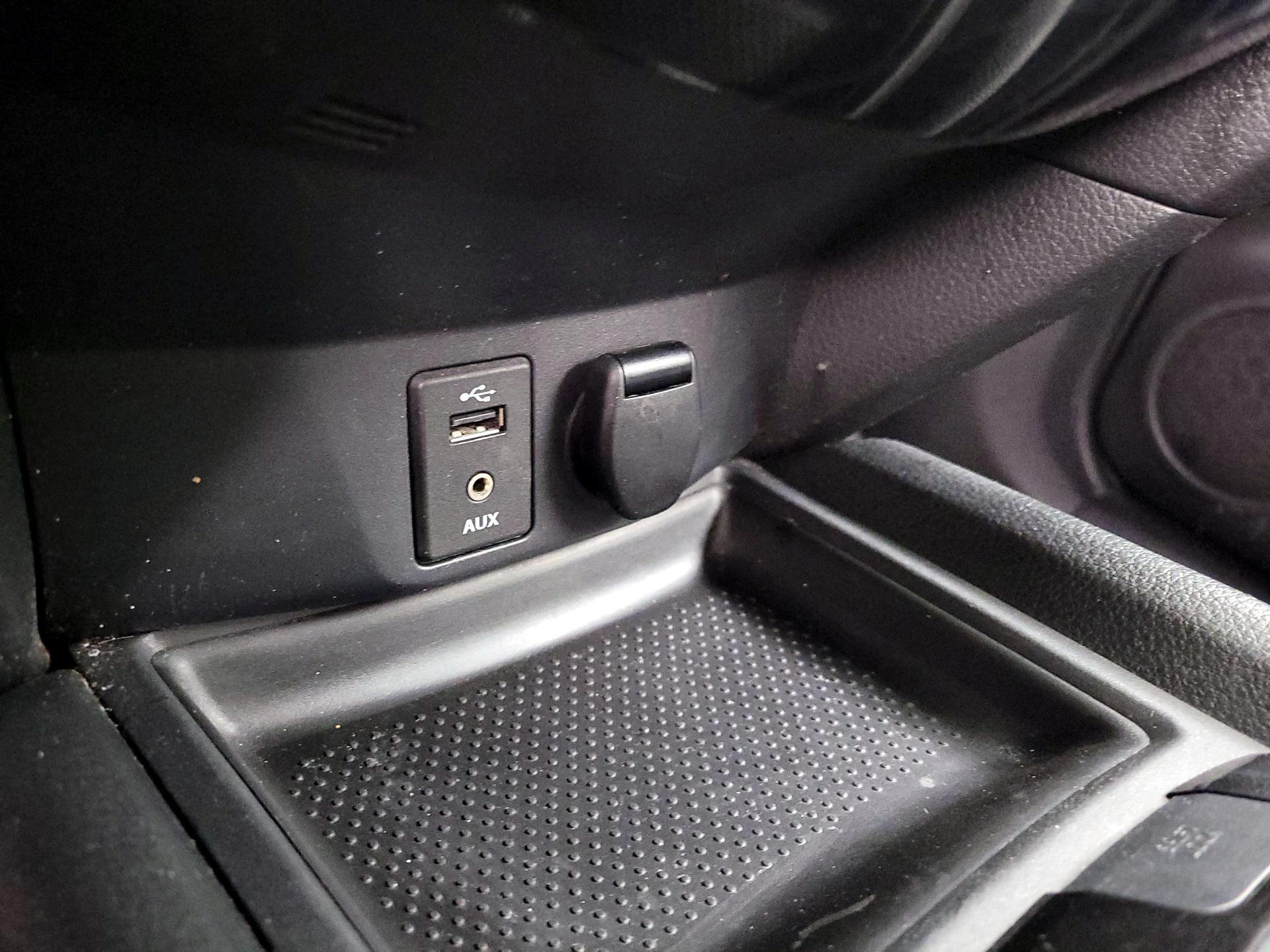 Thumbnail: 2016 Nissan Rogue - 18