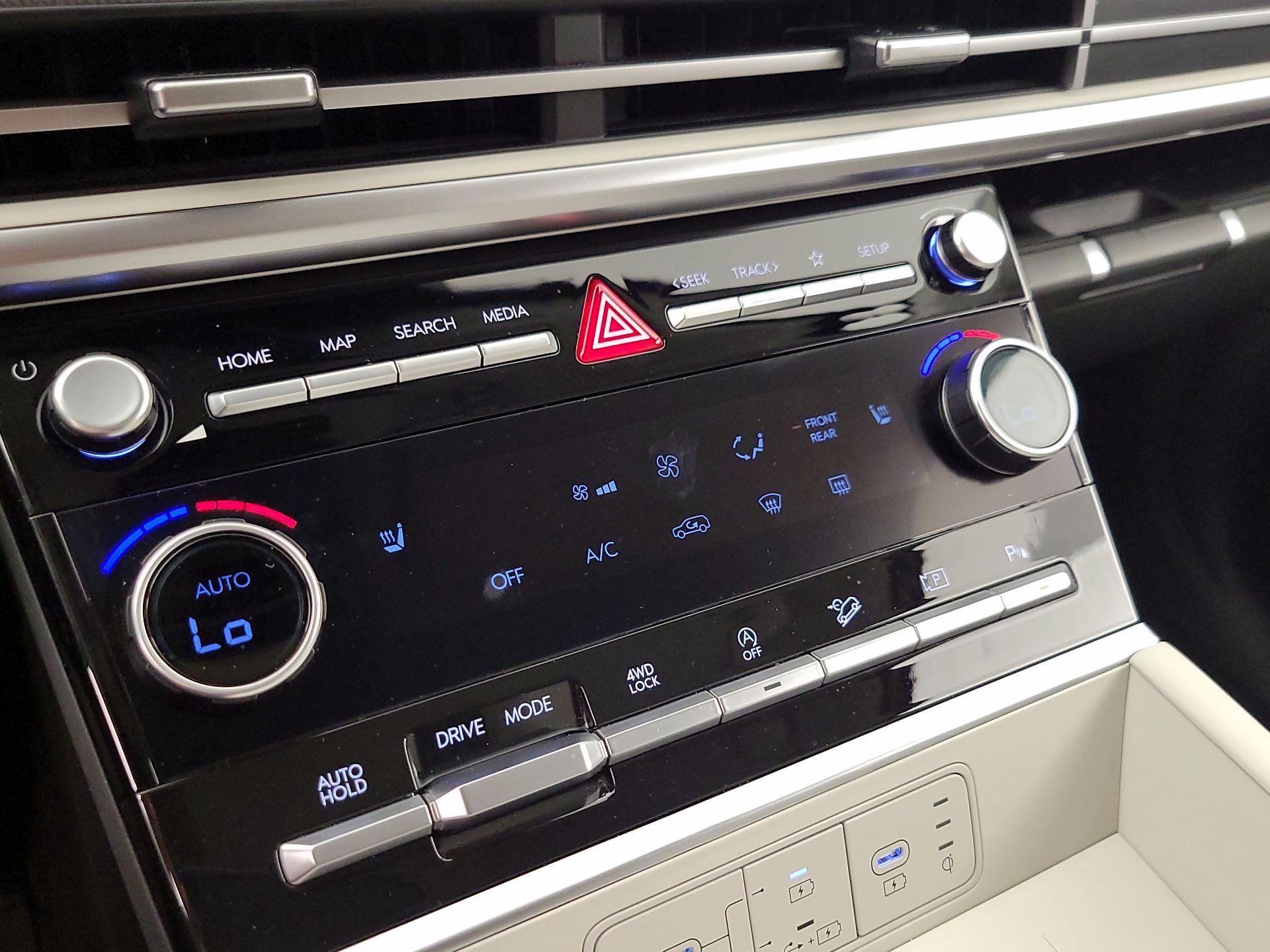 Thumbnail: 2024 Hyundai Santa Fe - 16