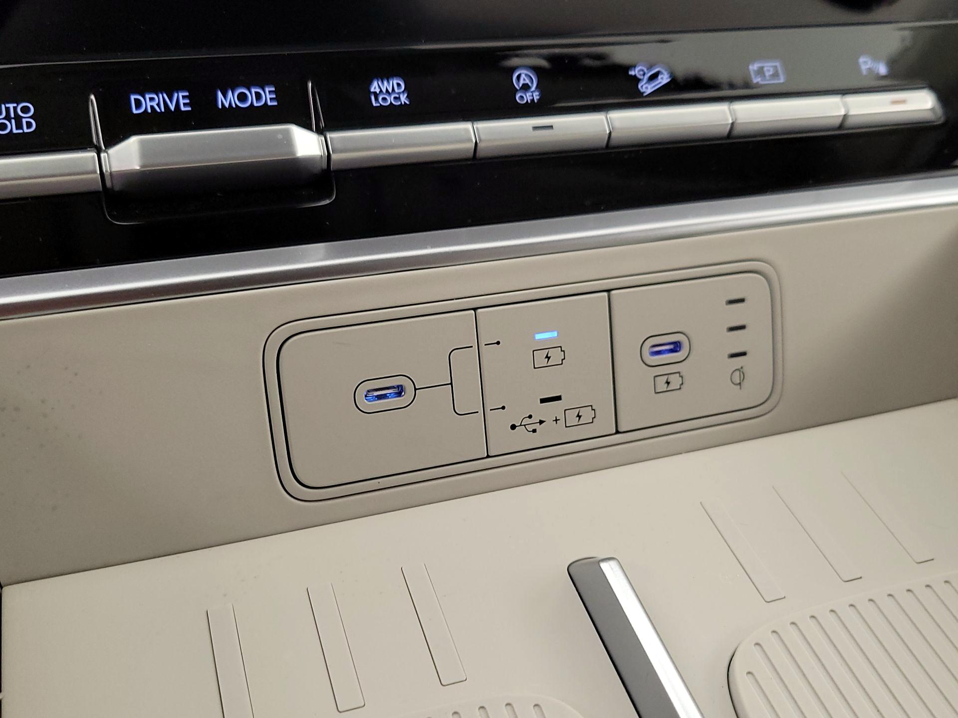 Thumbnail: 2024 Hyundai Santa Fe - 18