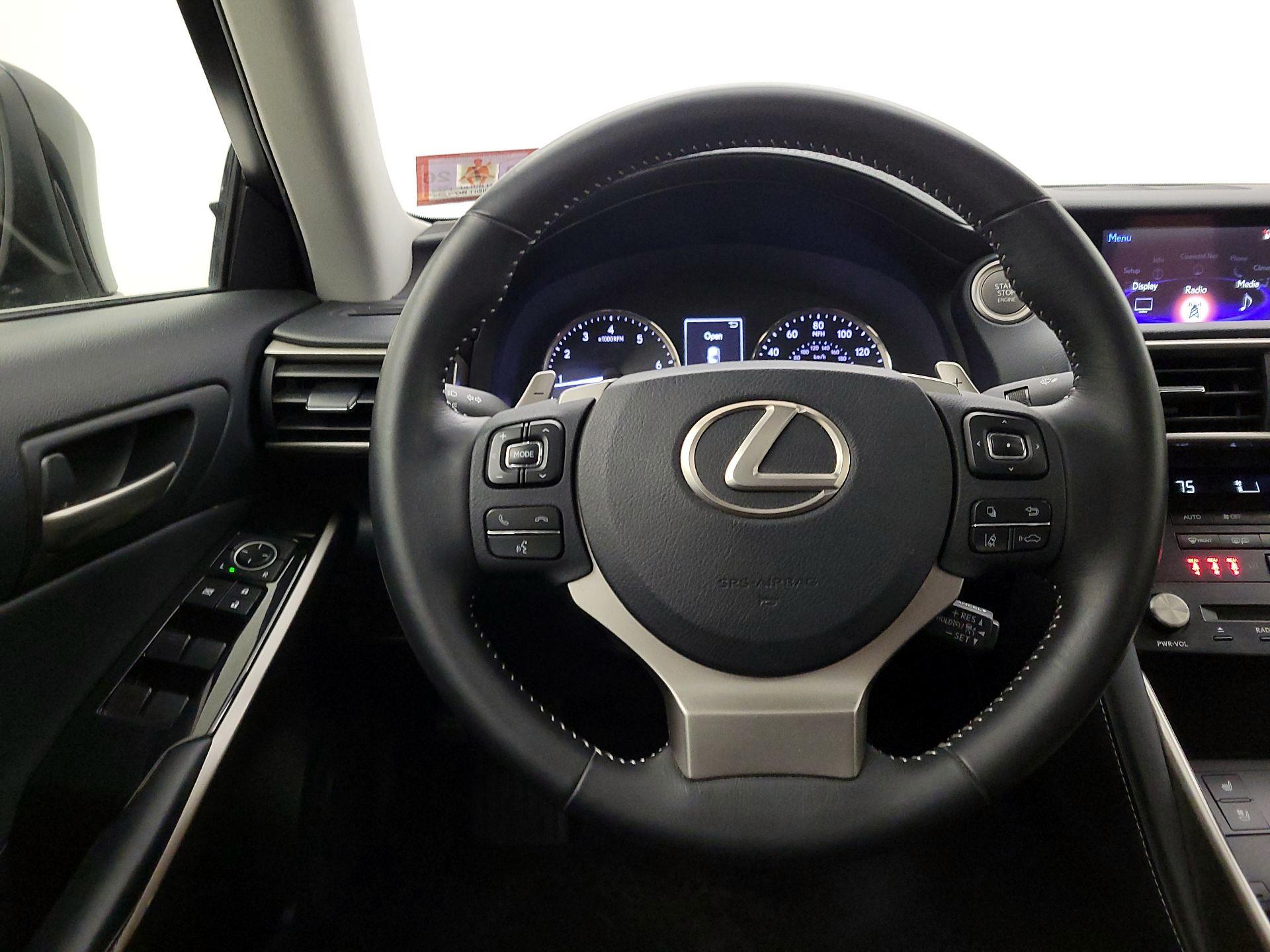 Thumbnail: 2017 Lexus IS - 10