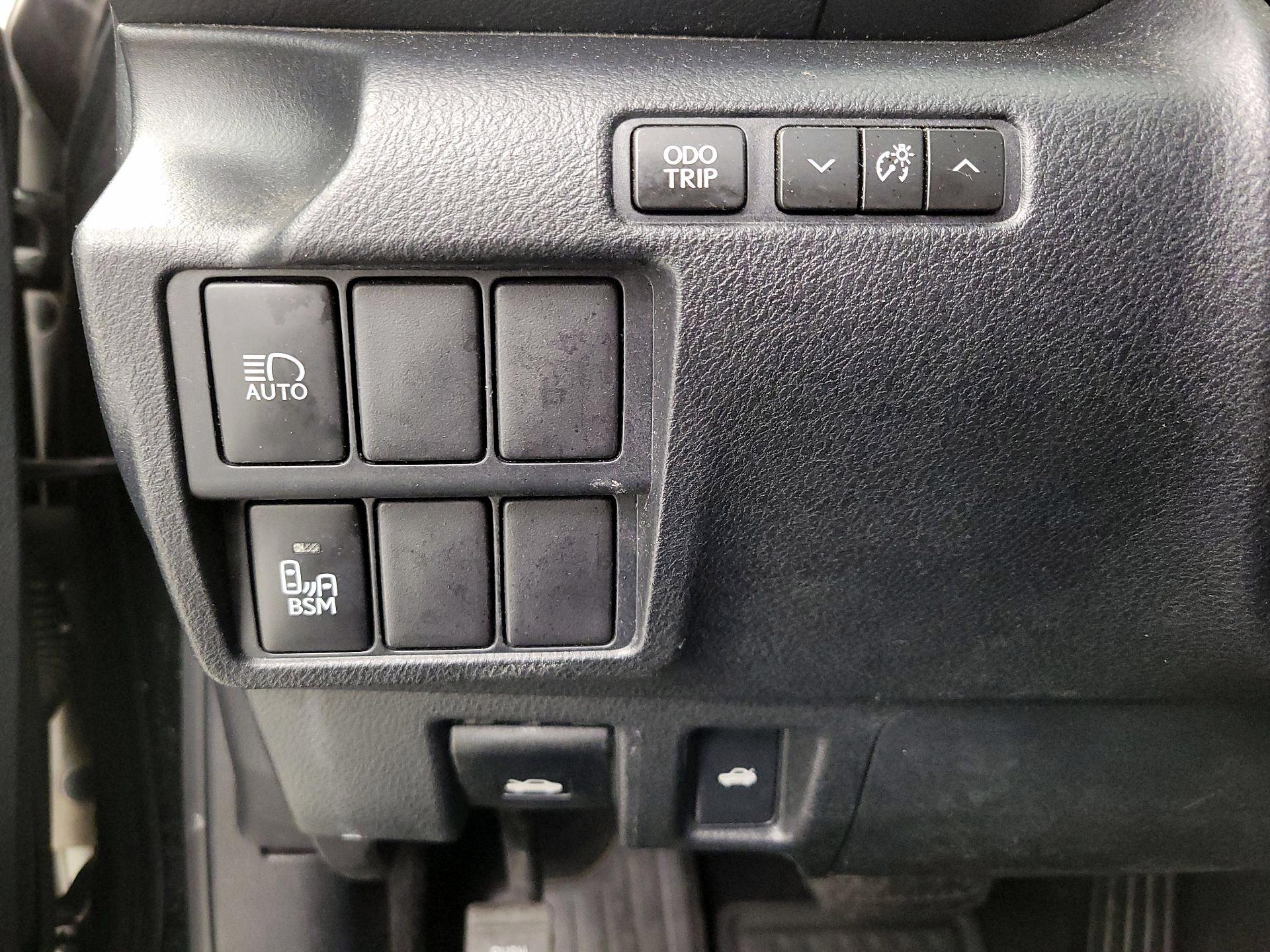 Thumbnail: 2017 Lexus IS - 13