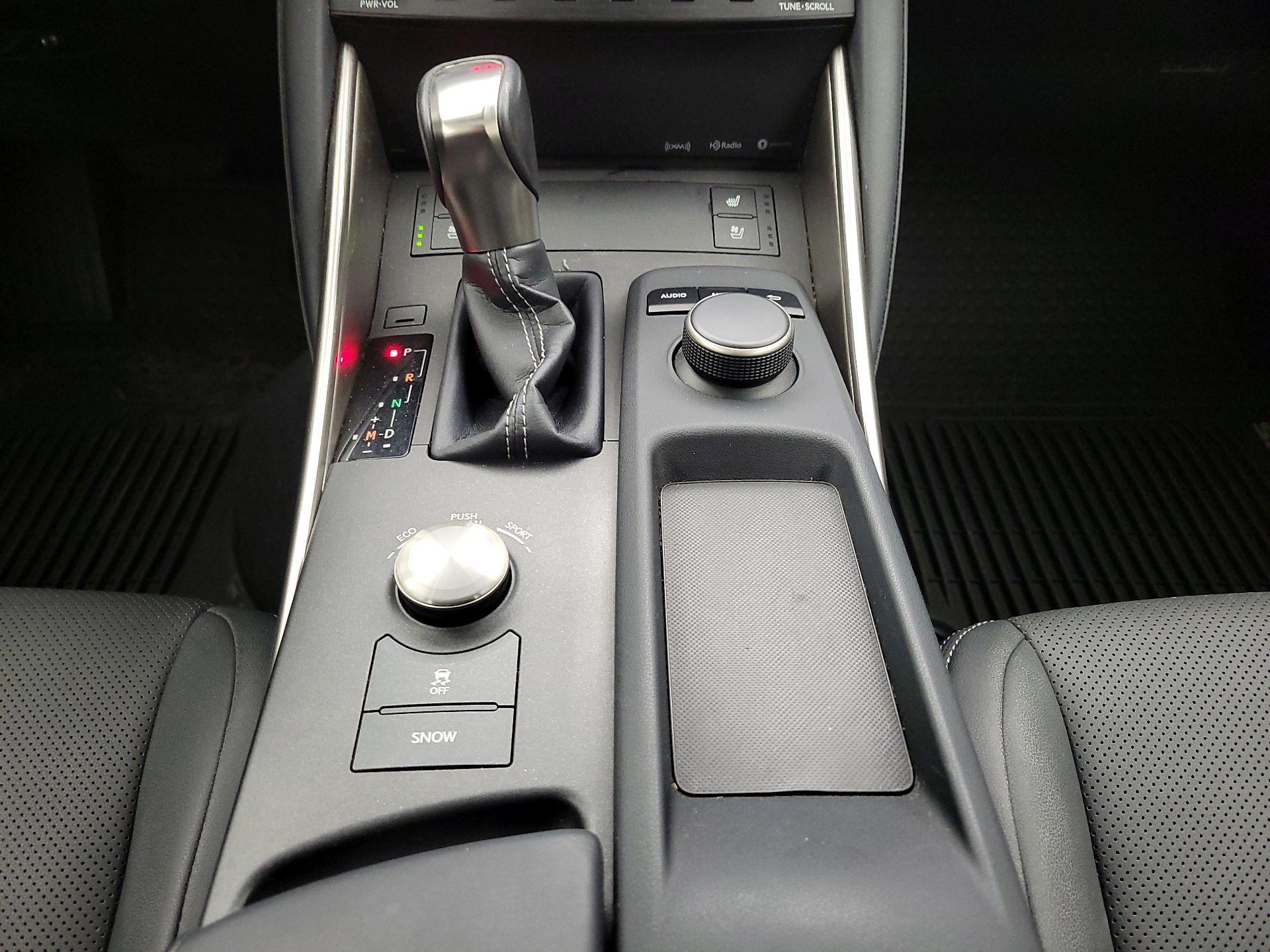 Thumbnail: 2017 Lexus IS - 17