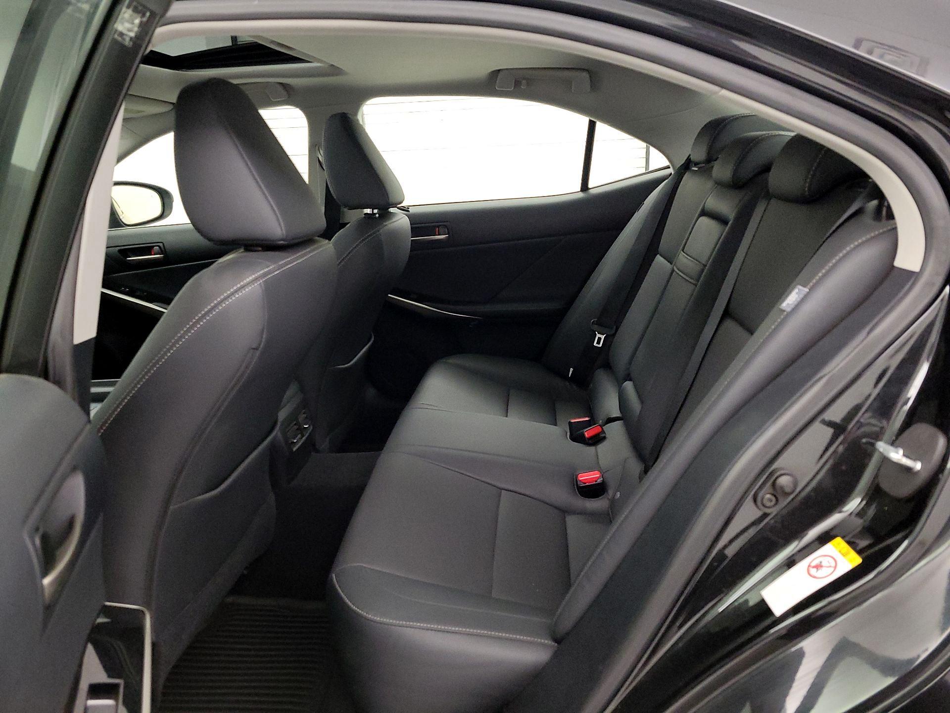 Thumbnail: 2017 Lexus IS - 19