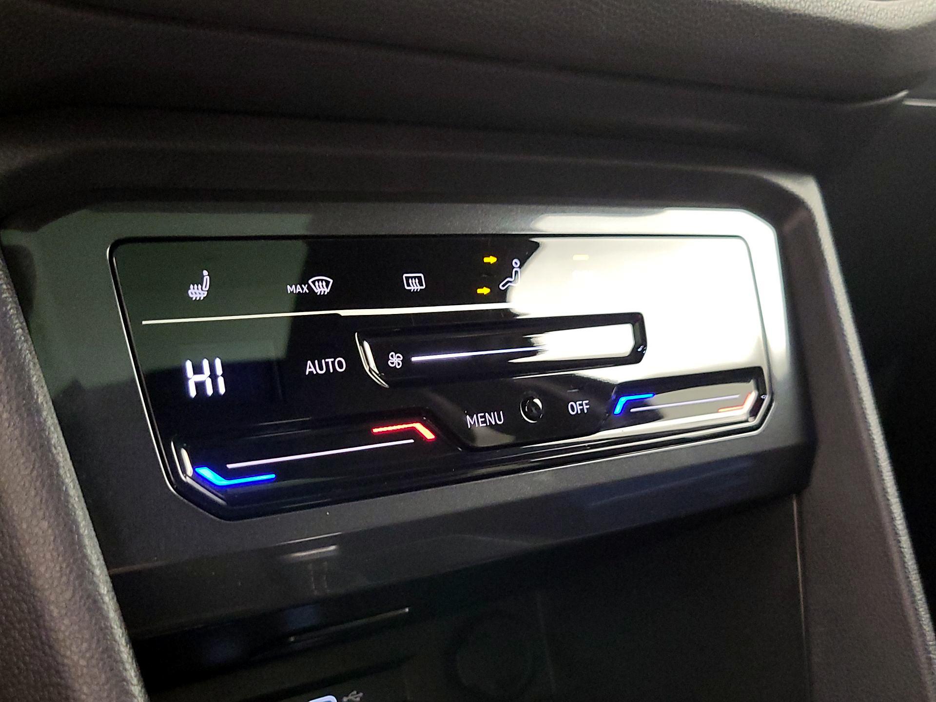 Thumbnail: 2024 Volkswagen Tiguan - 16