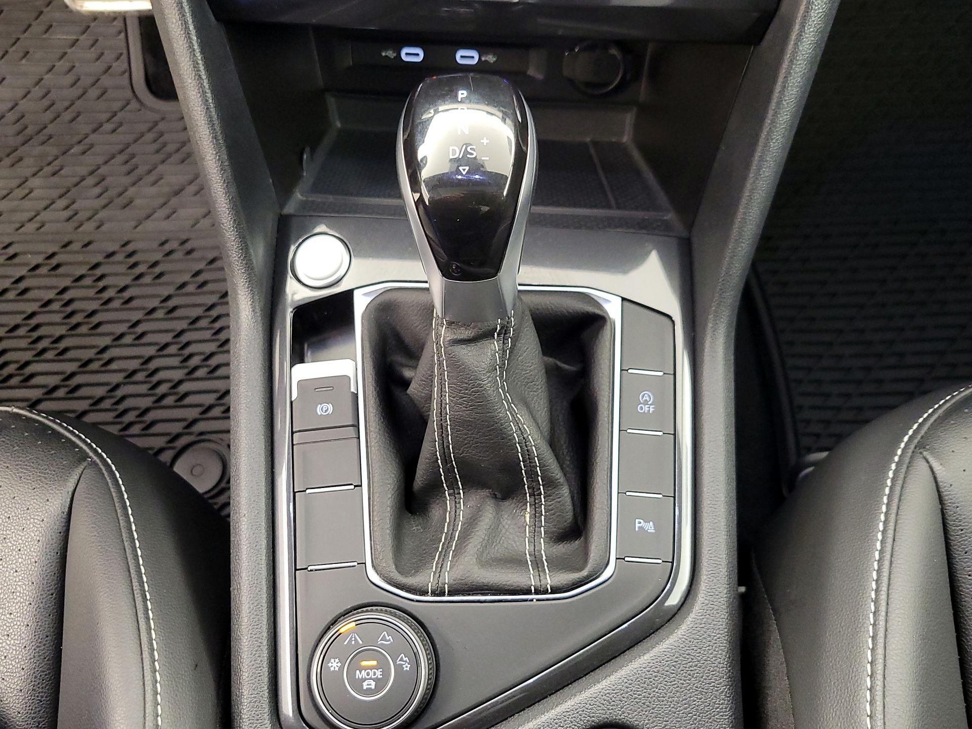 Thumbnail: 2024 Volkswagen Tiguan - 17