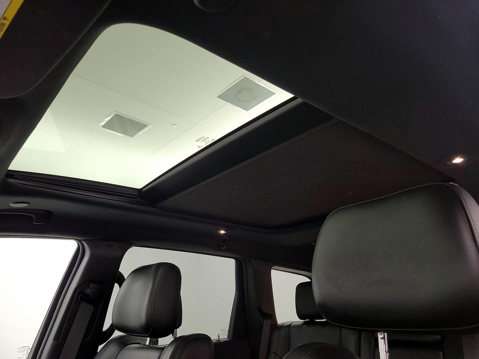 Thumbnail: 2019 Jeep Grand Cherokee - 20