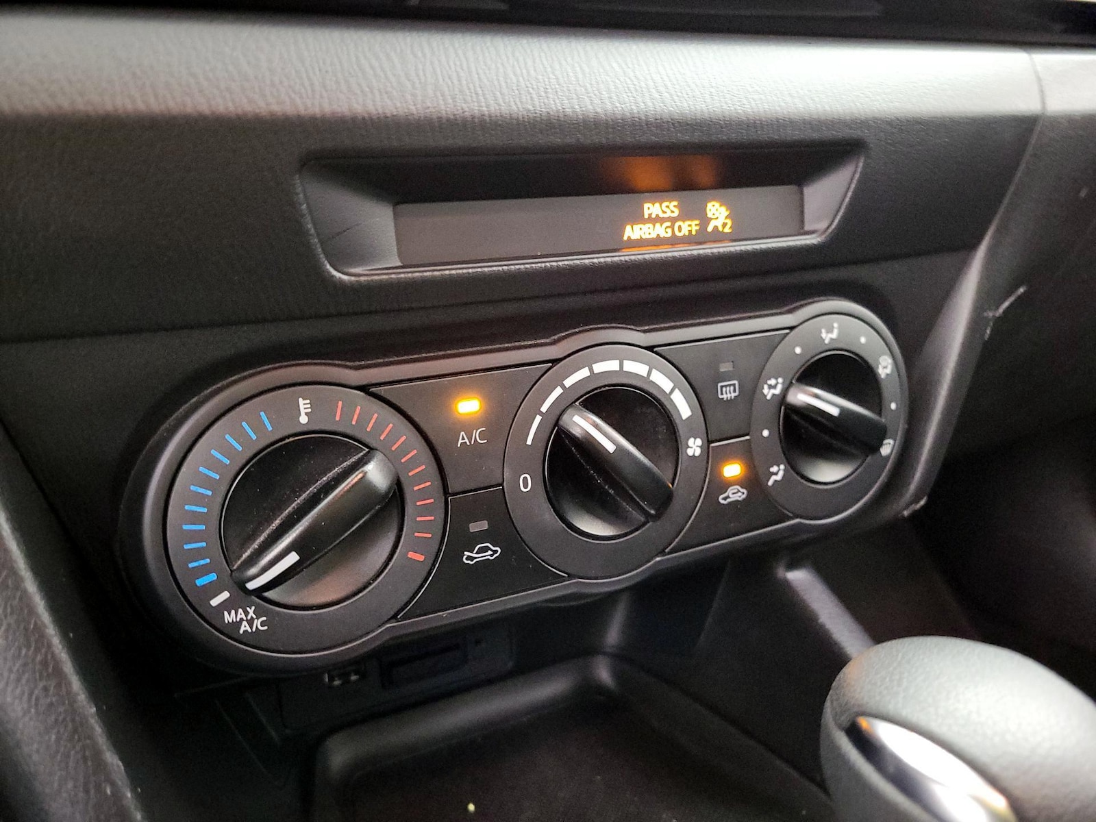 2016 Mazda MAZDA3 i Sport - Photo 18