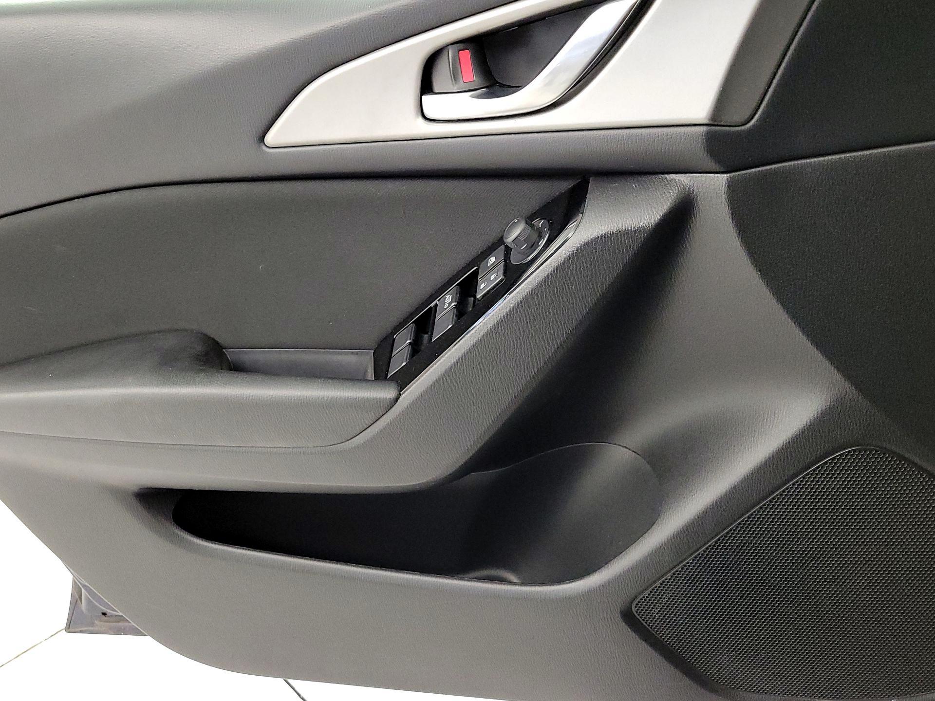 Thumbnail: 2017 Mazda Mazda3 - 12