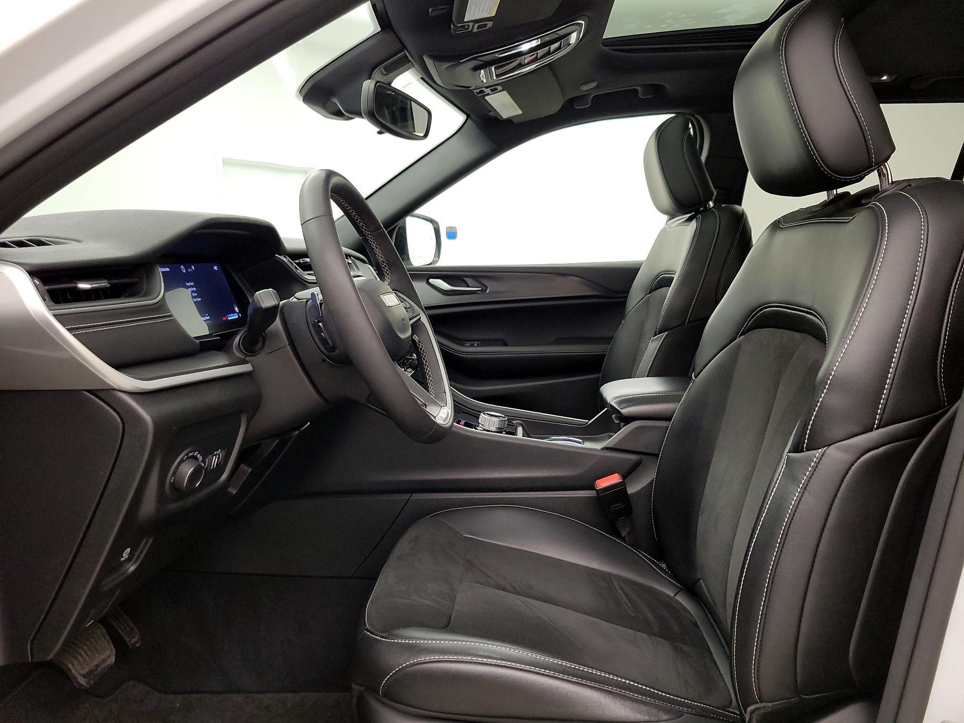 Thumbnail: 2023 Jeep Grand Cherokee - 11