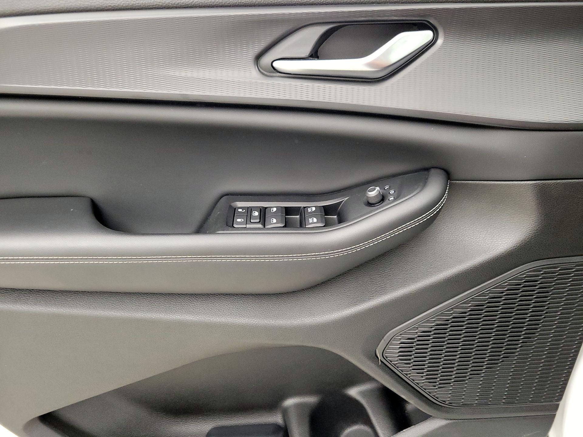 Thumbnail: 2023 Jeep Grand Cherokee - 12