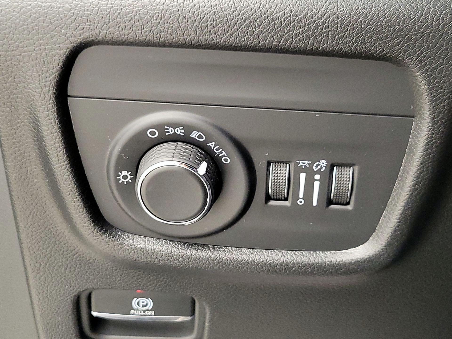 Thumbnail: 2023 Jeep Grand Cherokee - 13