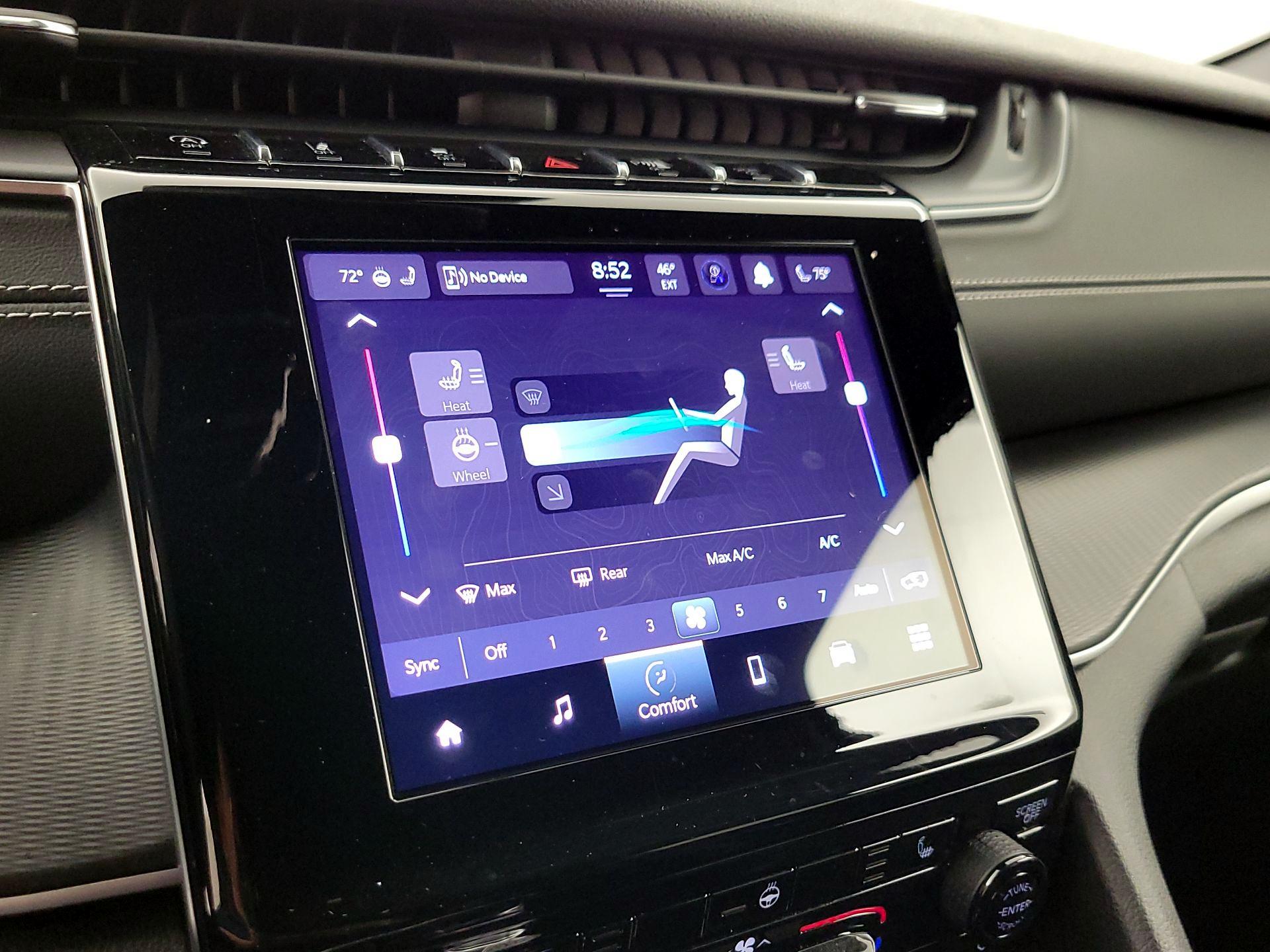 Thumbnail: 2023 Jeep Grand Cherokee - 16