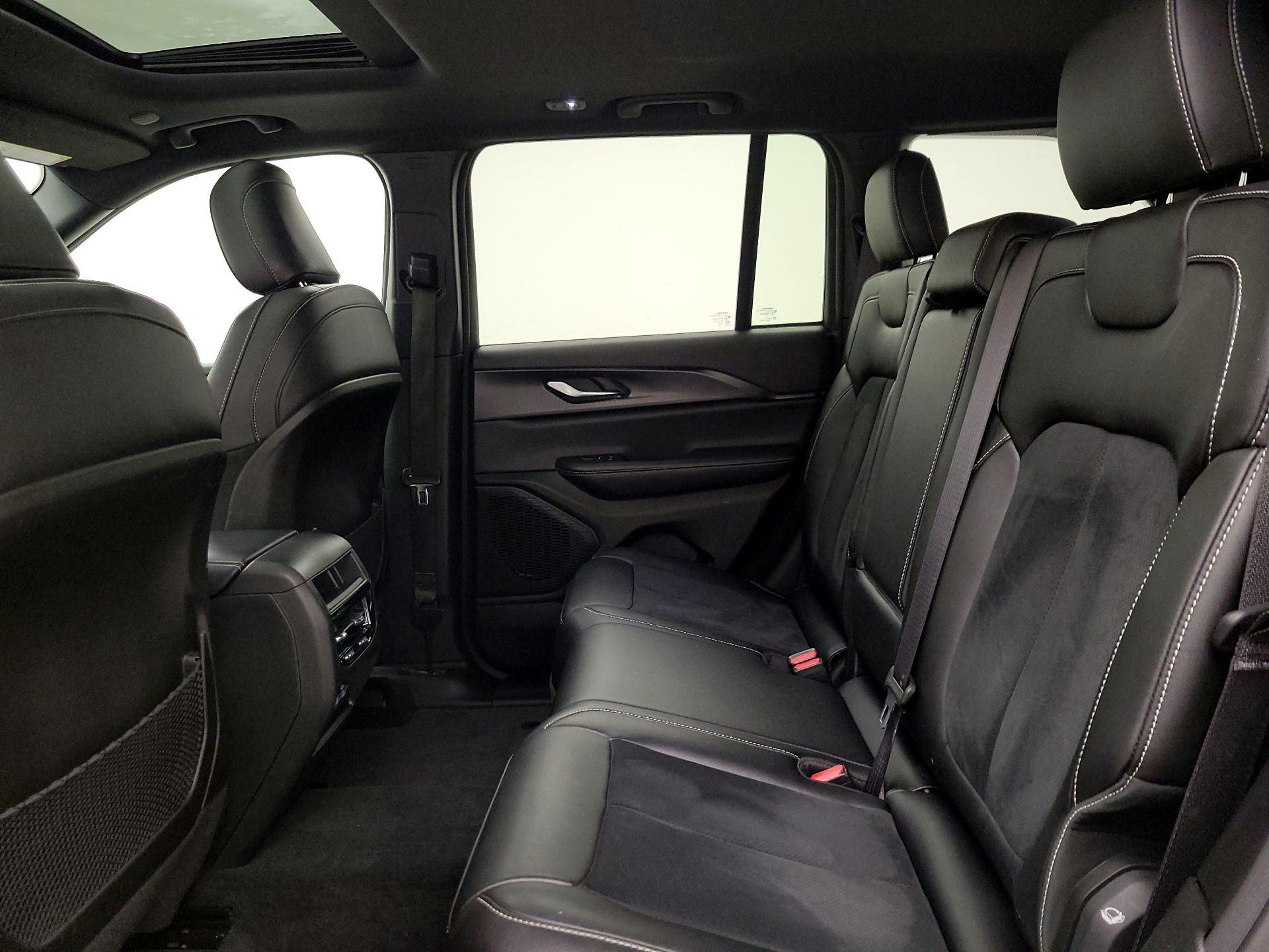 Thumbnail: 2023 Jeep Grand Cherokee - 20