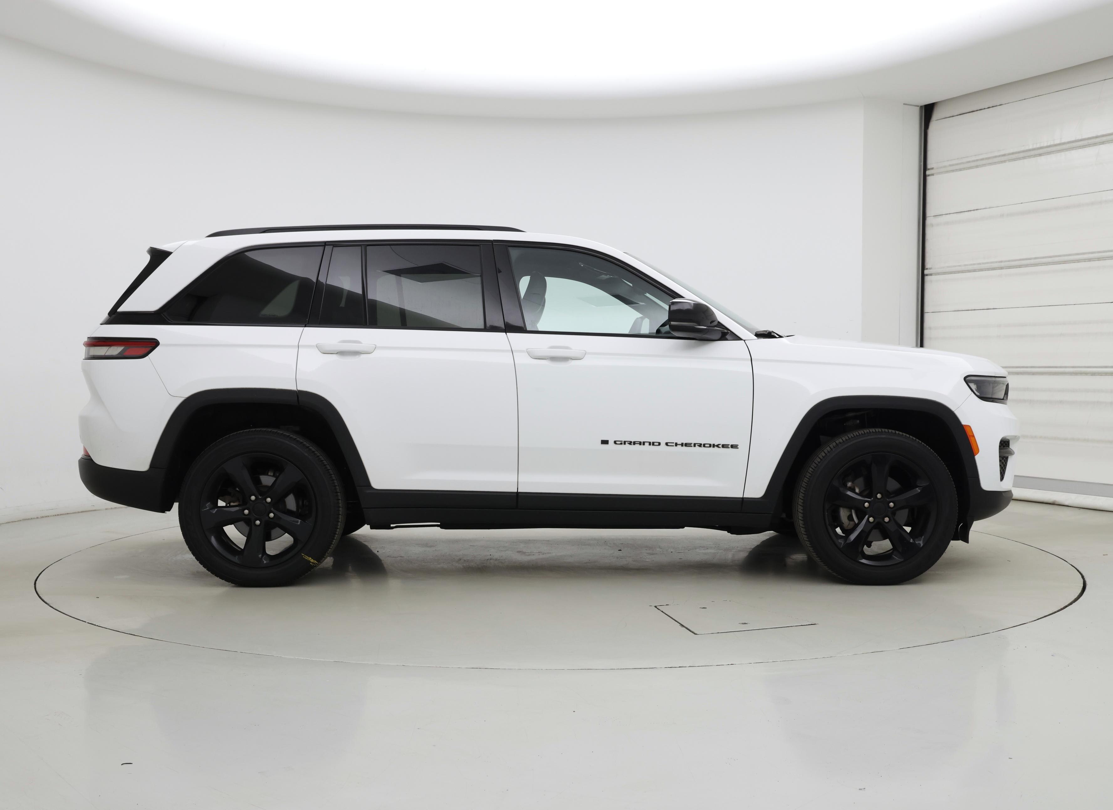 Thumbnail: 2023 Jeep Grand Cherokee - 7