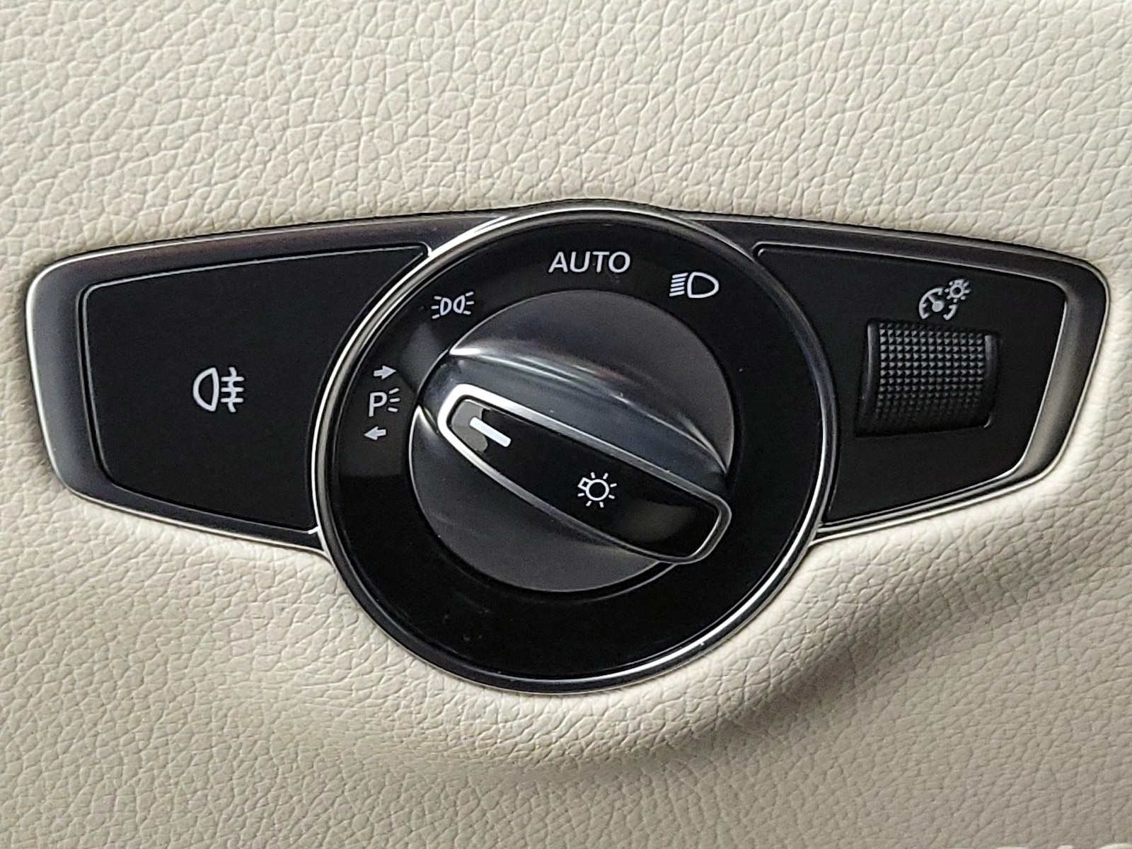 2023 Mercedes-Benz E-Class E350 - Photo 14
