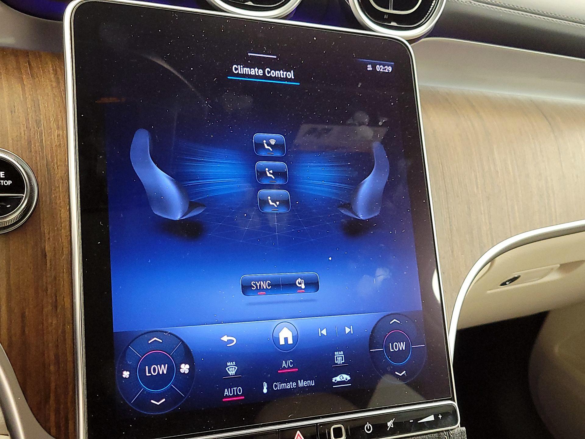 Thumbnail: 2024 Mercedes-Benz GLC - 16