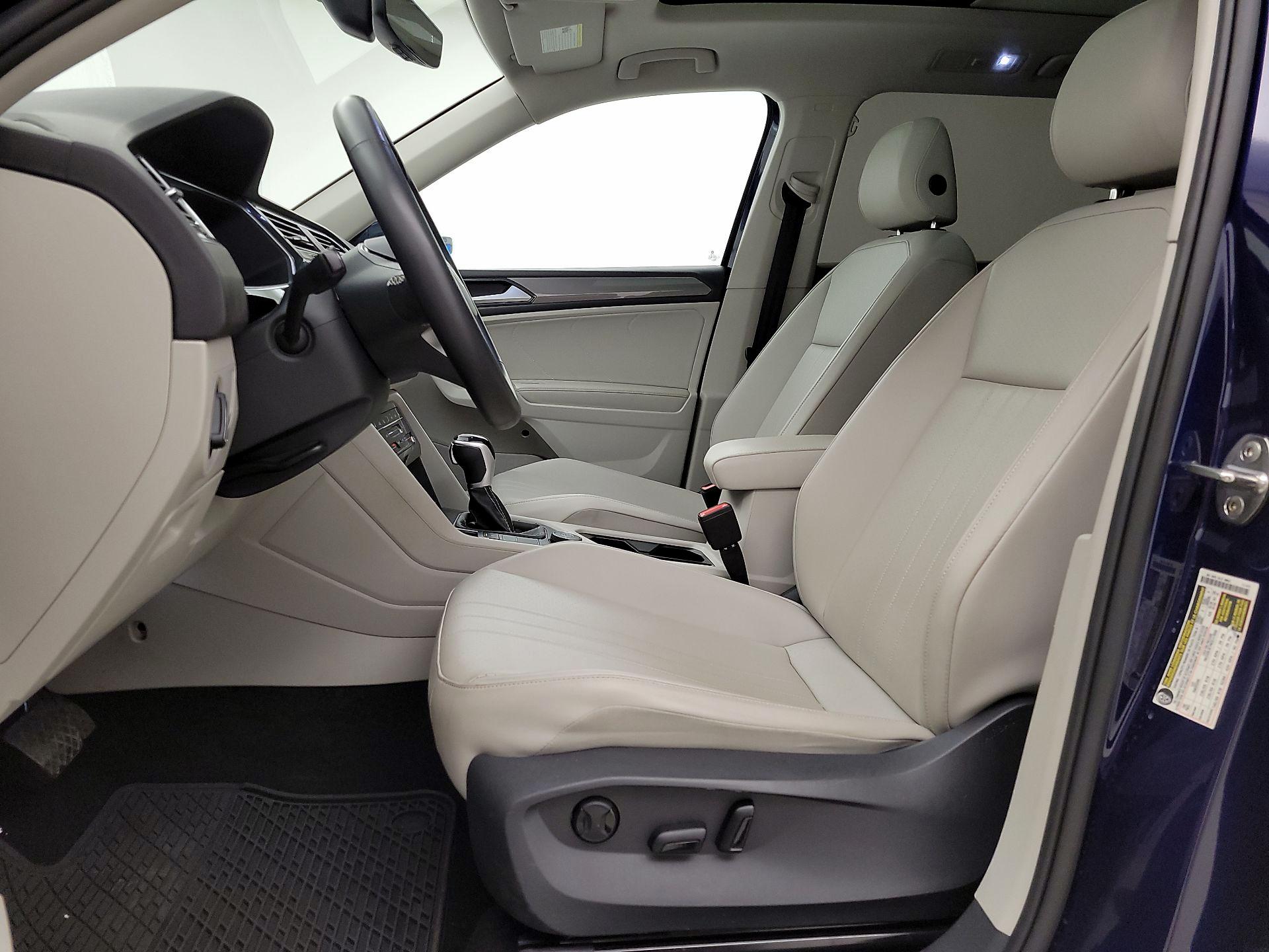 Thumbnail: 2022 Volkswagen Tiguan - 11