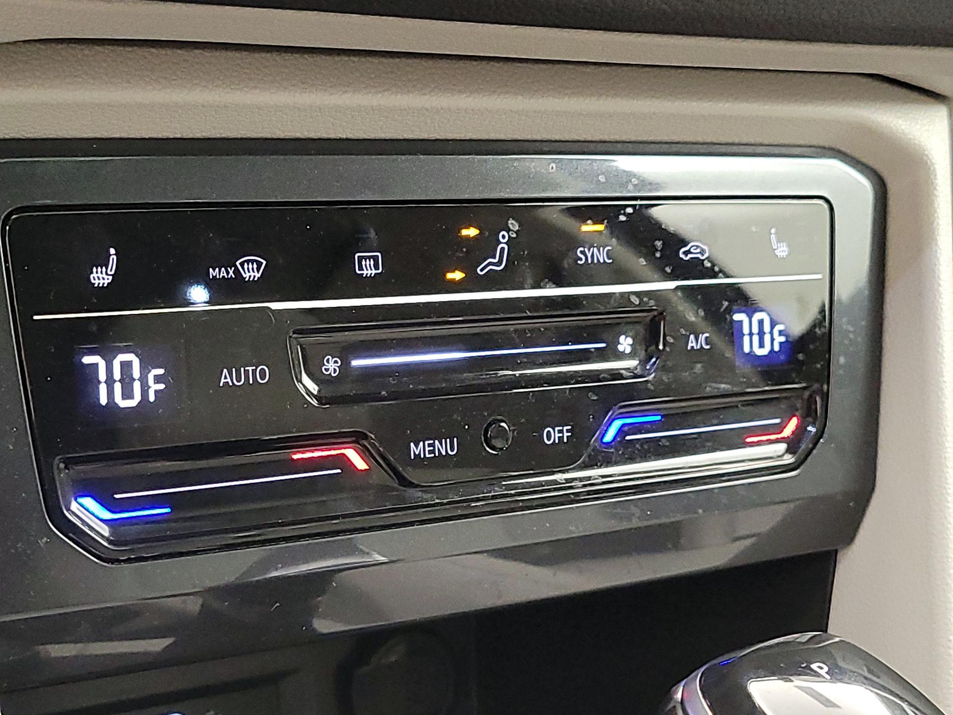 Thumbnail: 2022 Volkswagen Tiguan - 16