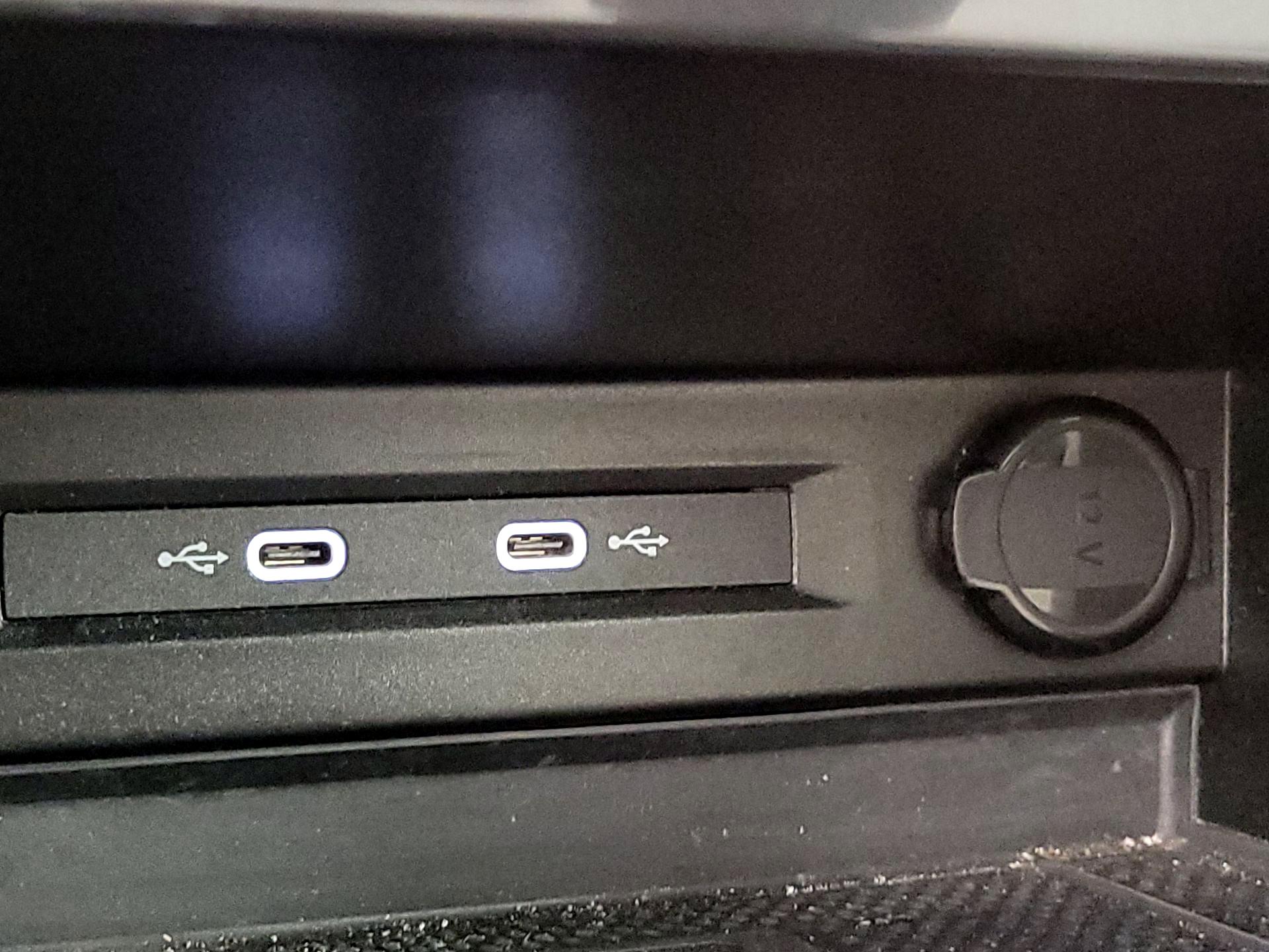 Thumbnail: 2022 Volkswagen Tiguan - 18